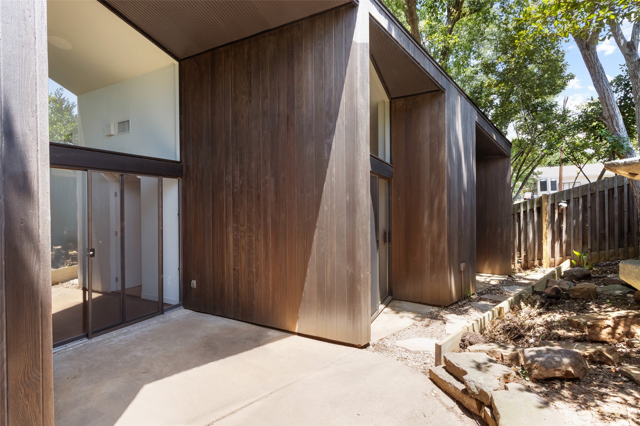 1703 E Barbara Street