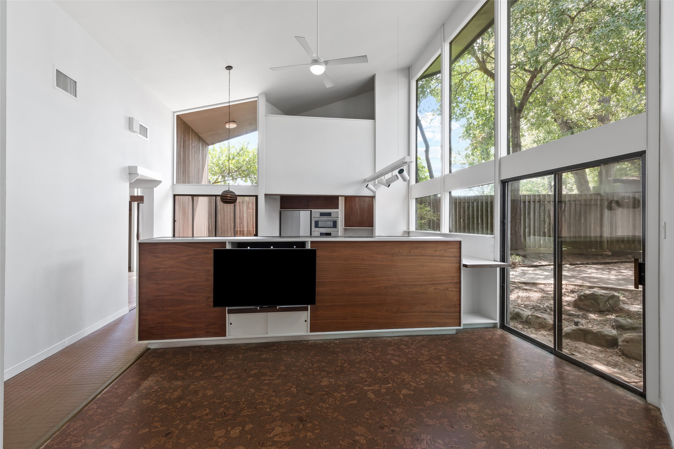 1703 E Barbara Street