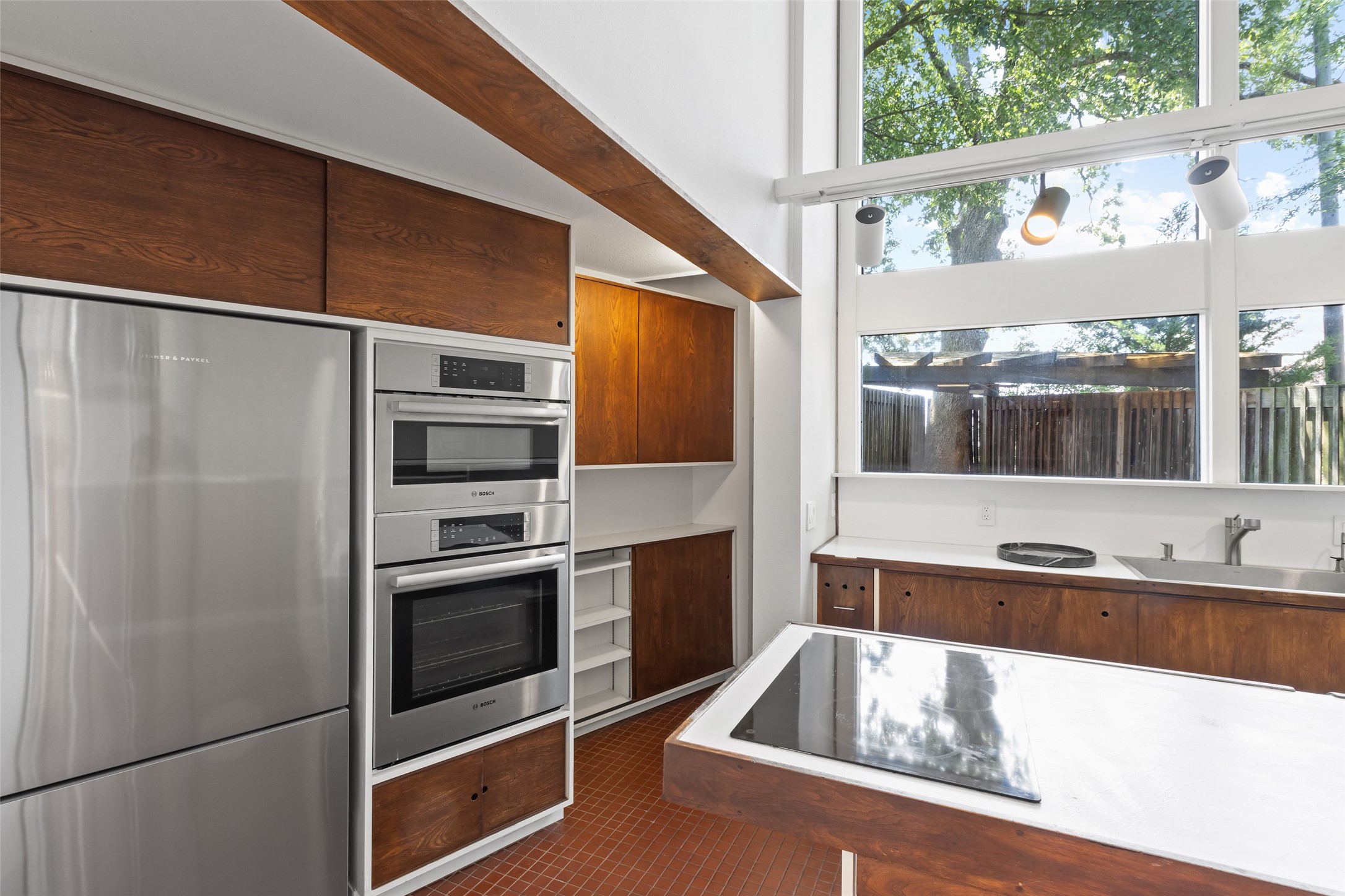 1703 E Barbara Street