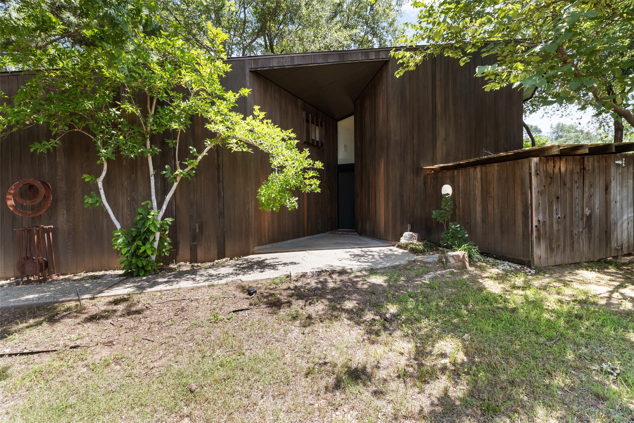 1703 E Barbara Street