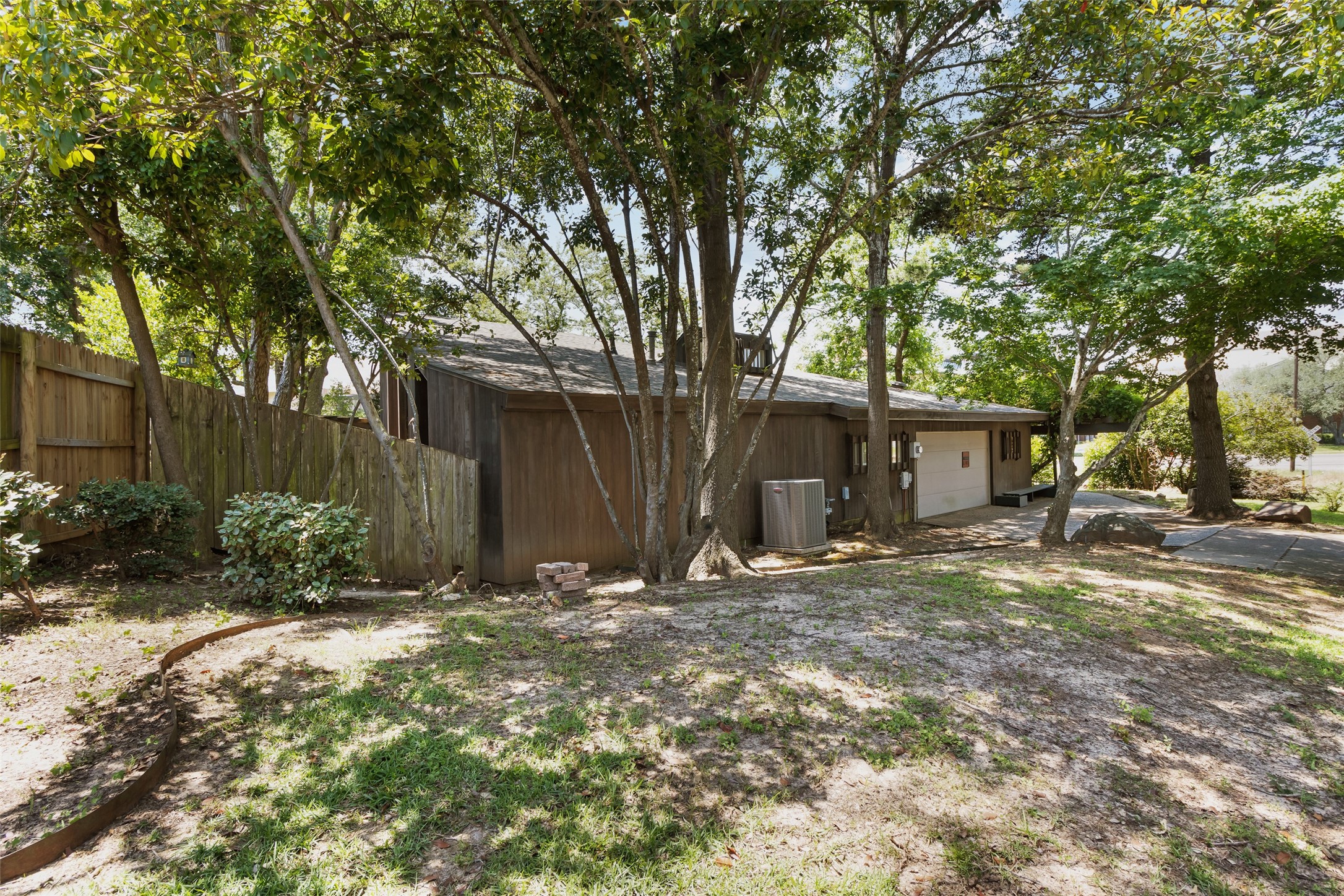 1703 E Barbara Street