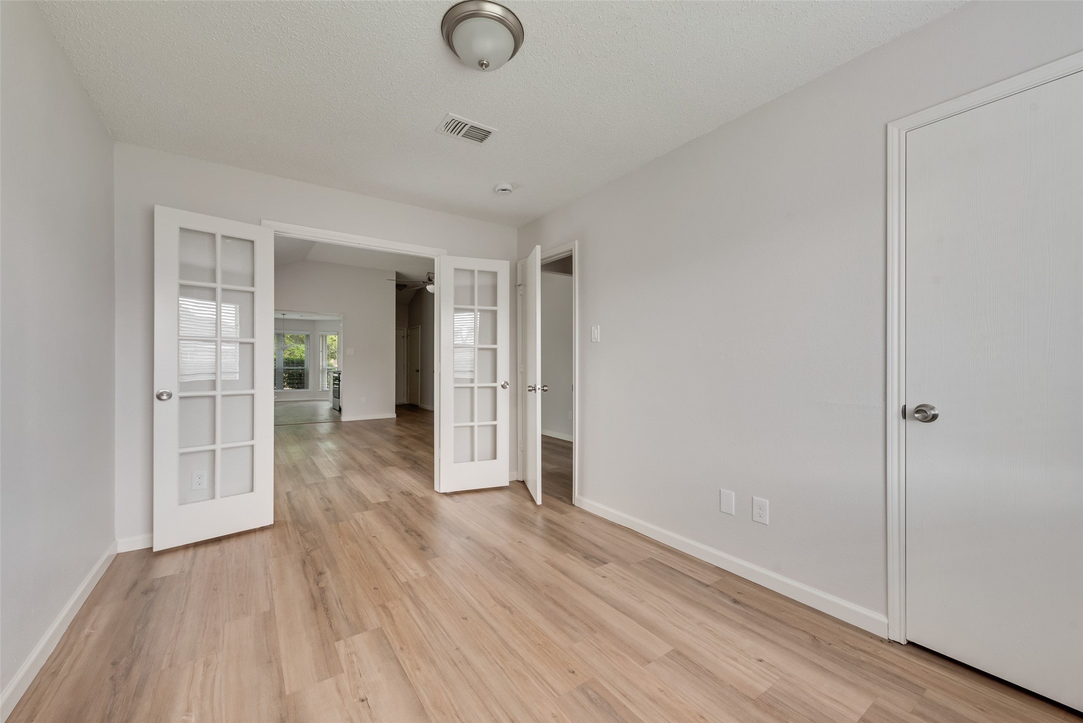 5611 Alicante Drive