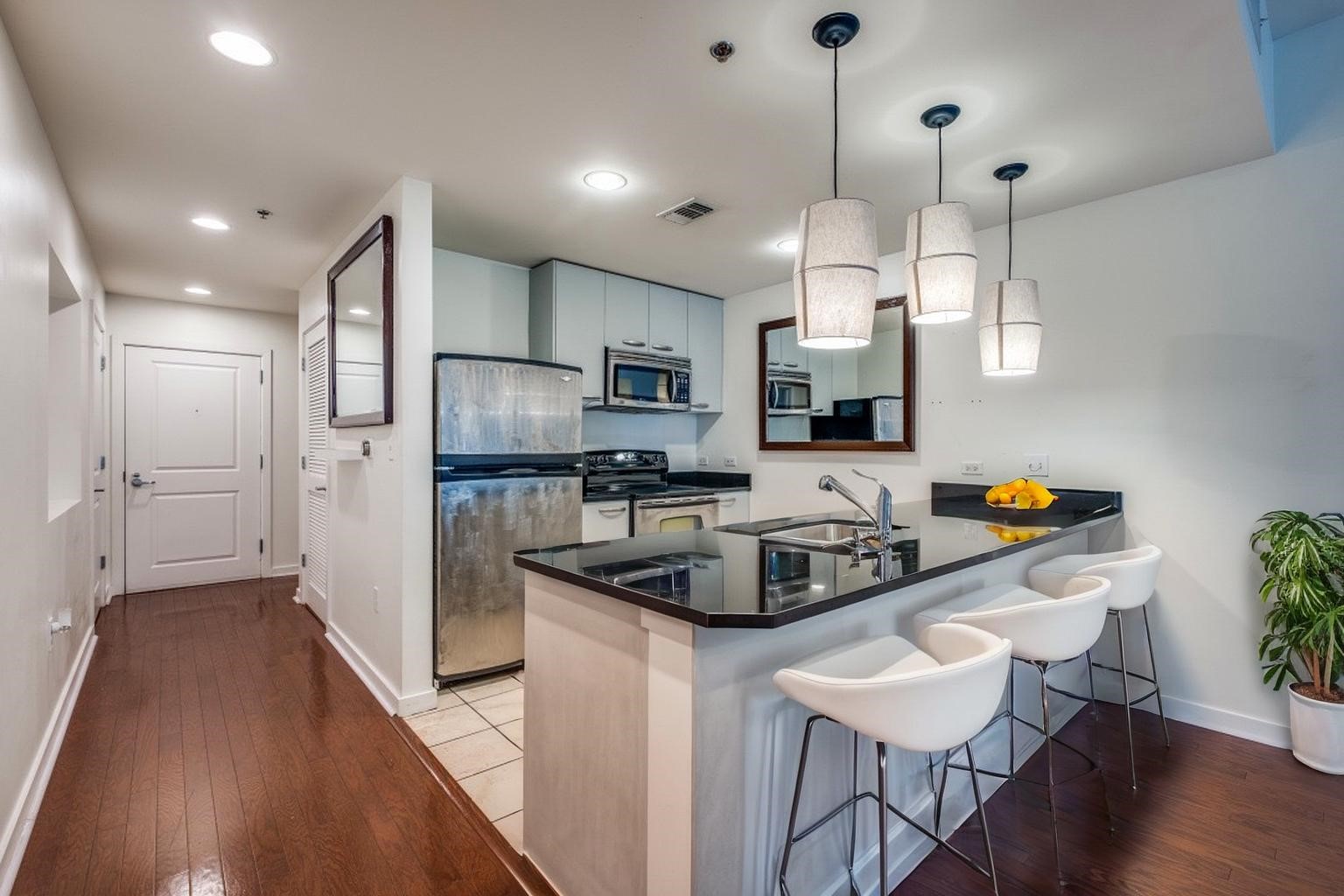 1200 Main Street 1208