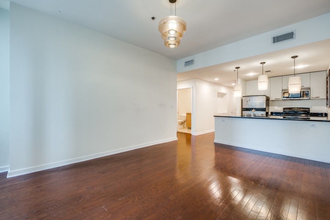 1200 Main Street 1208