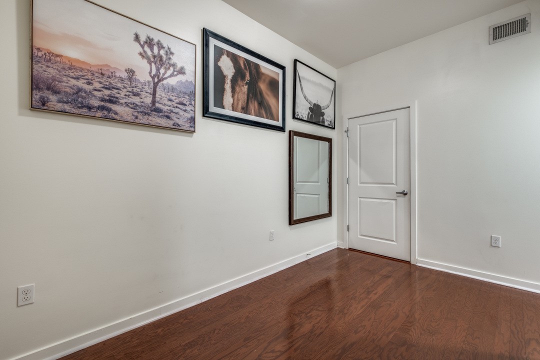 1200 Main Street 1208