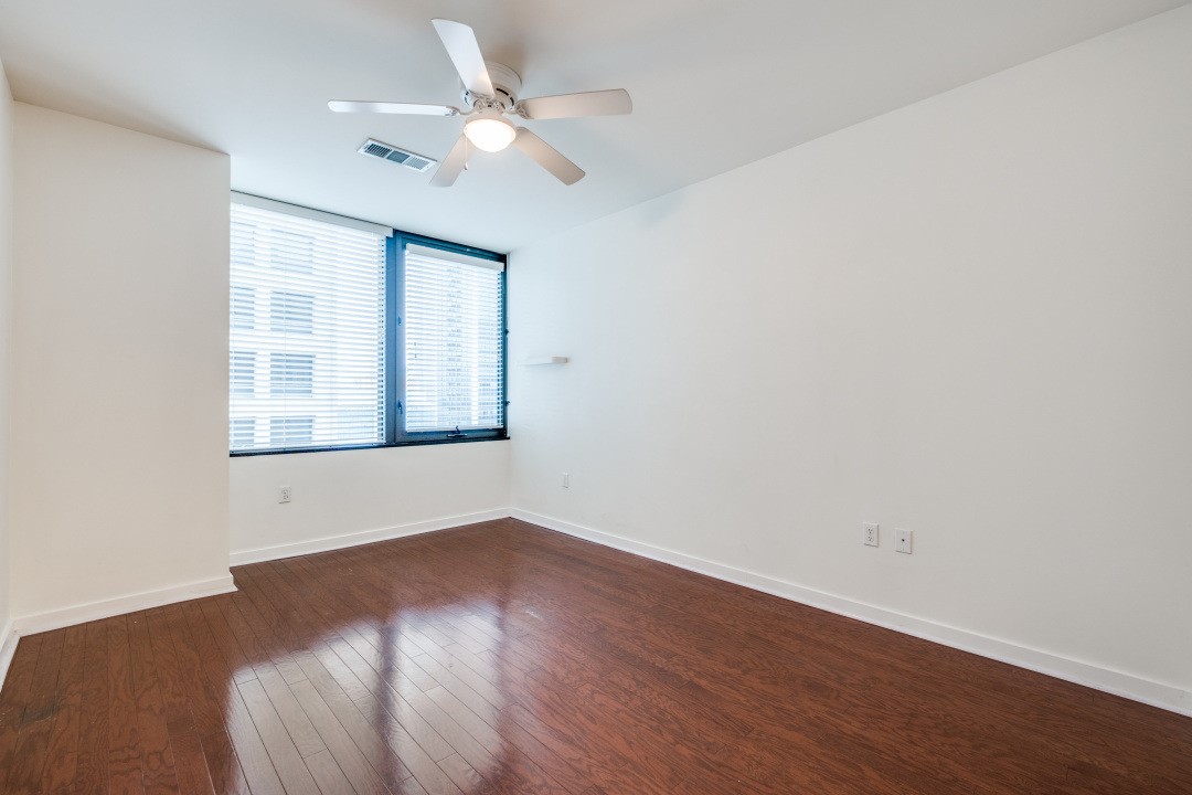 1200 Main Street 1208