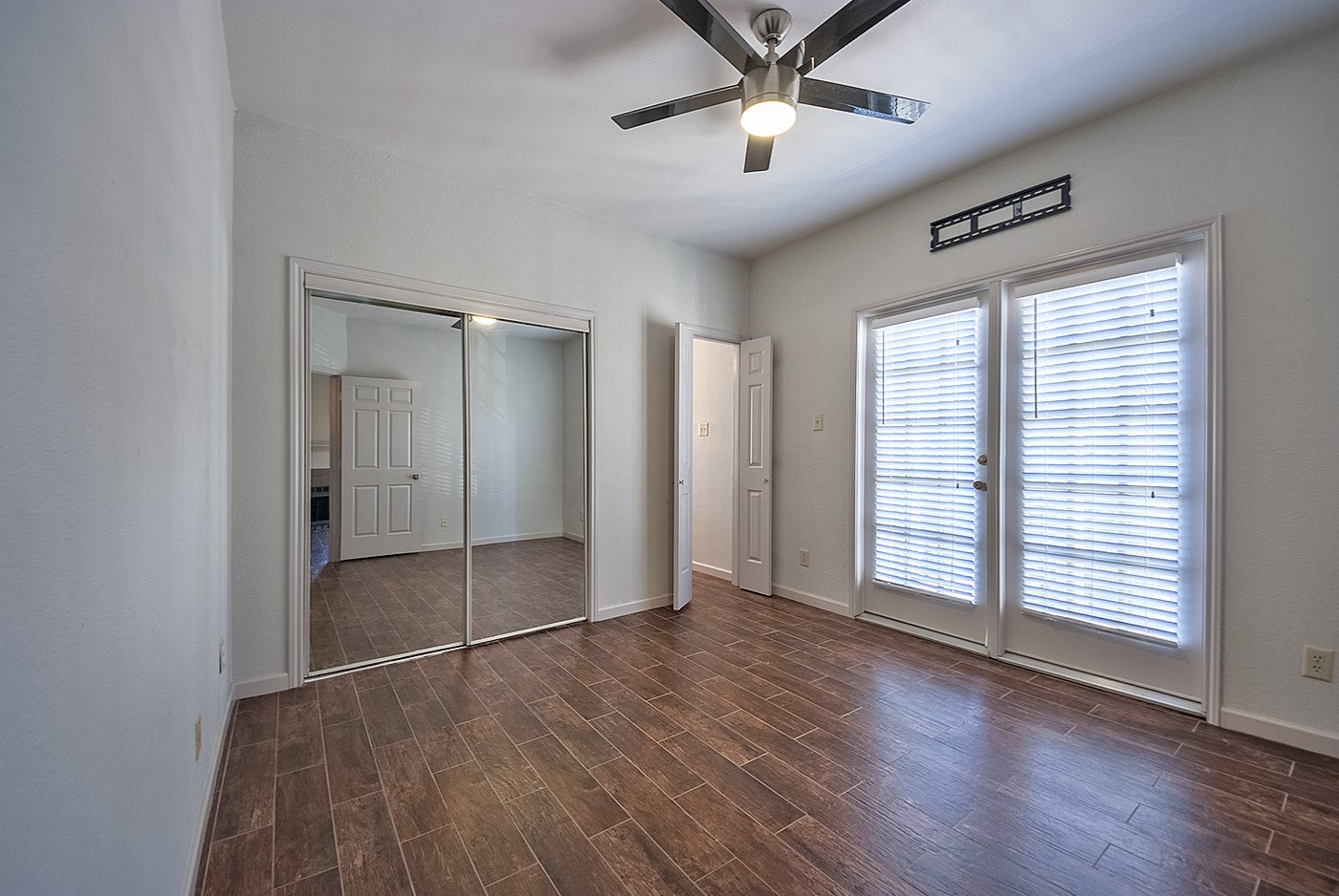 4800 W Lovers Lane 516