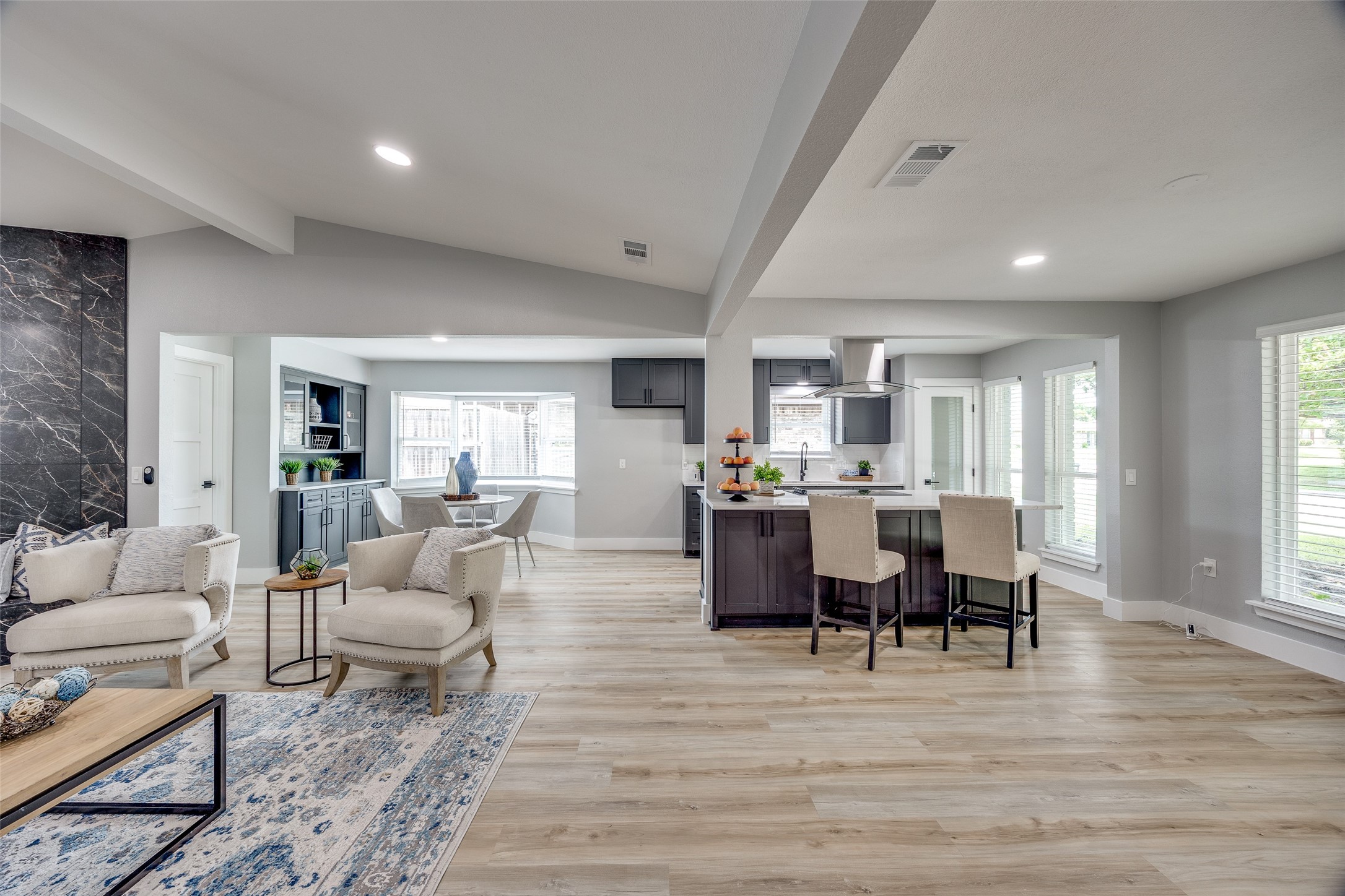 2913 Roundrock Trail