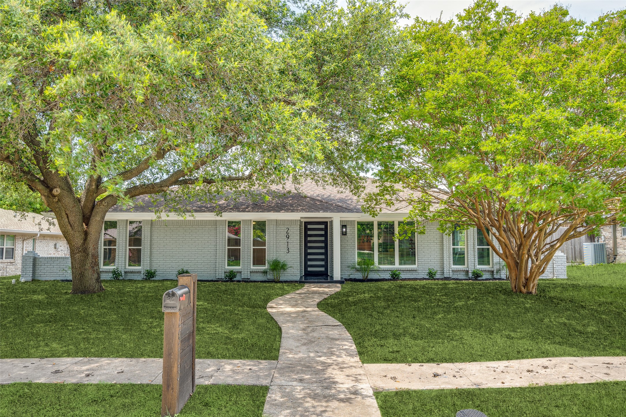 2913 Roundrock Trail