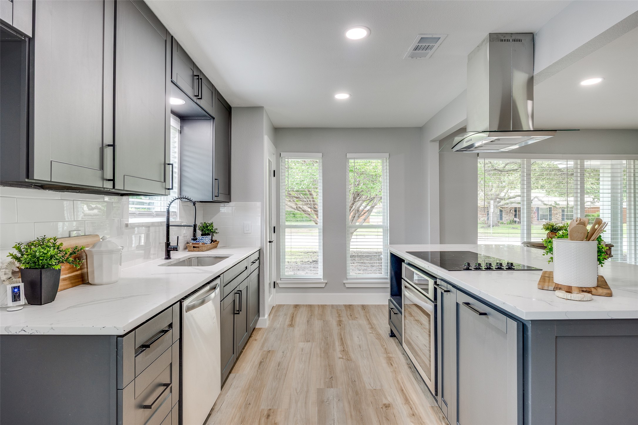 2913 Roundrock Trail