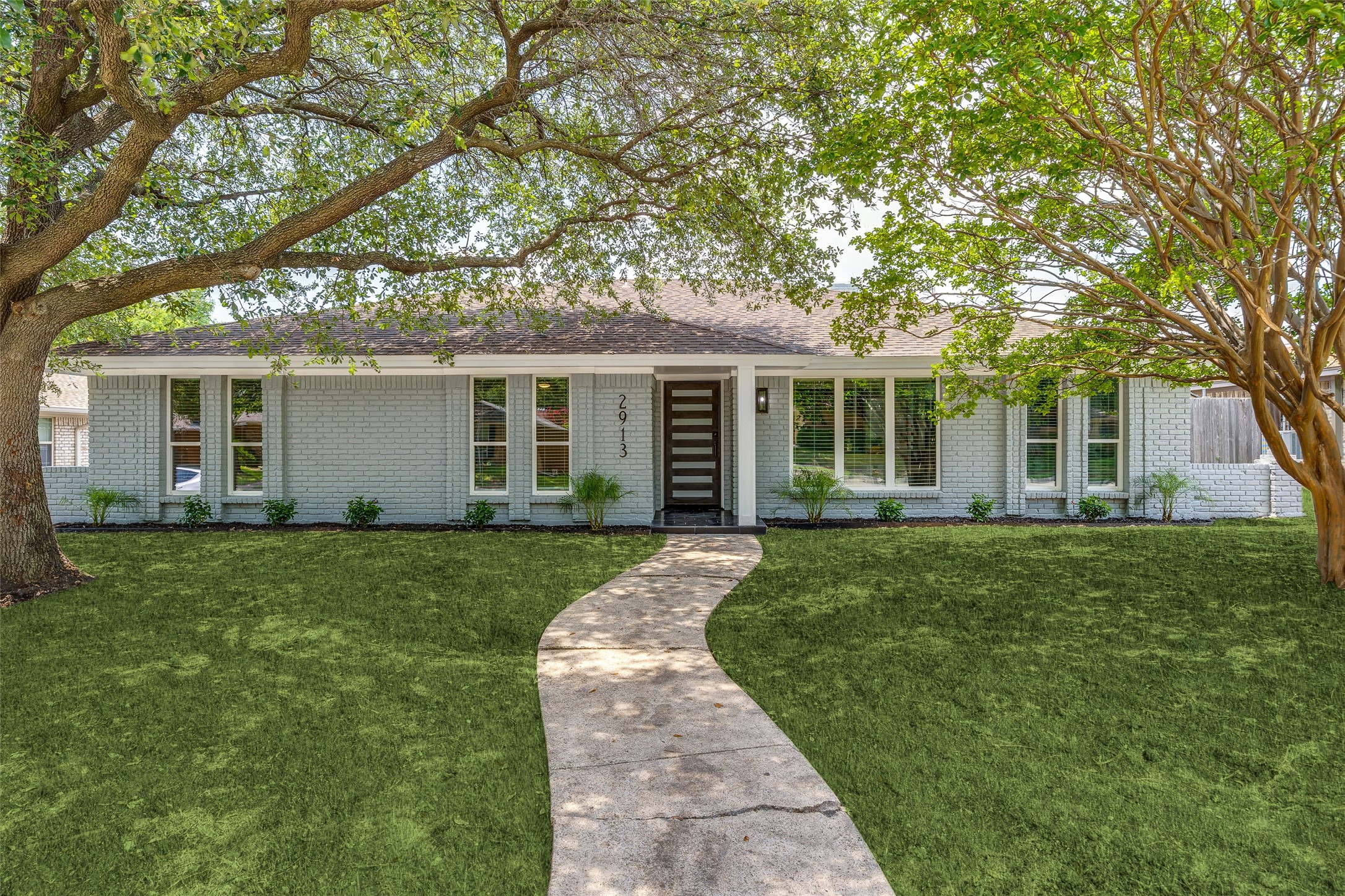 2913 Roundrock Trail