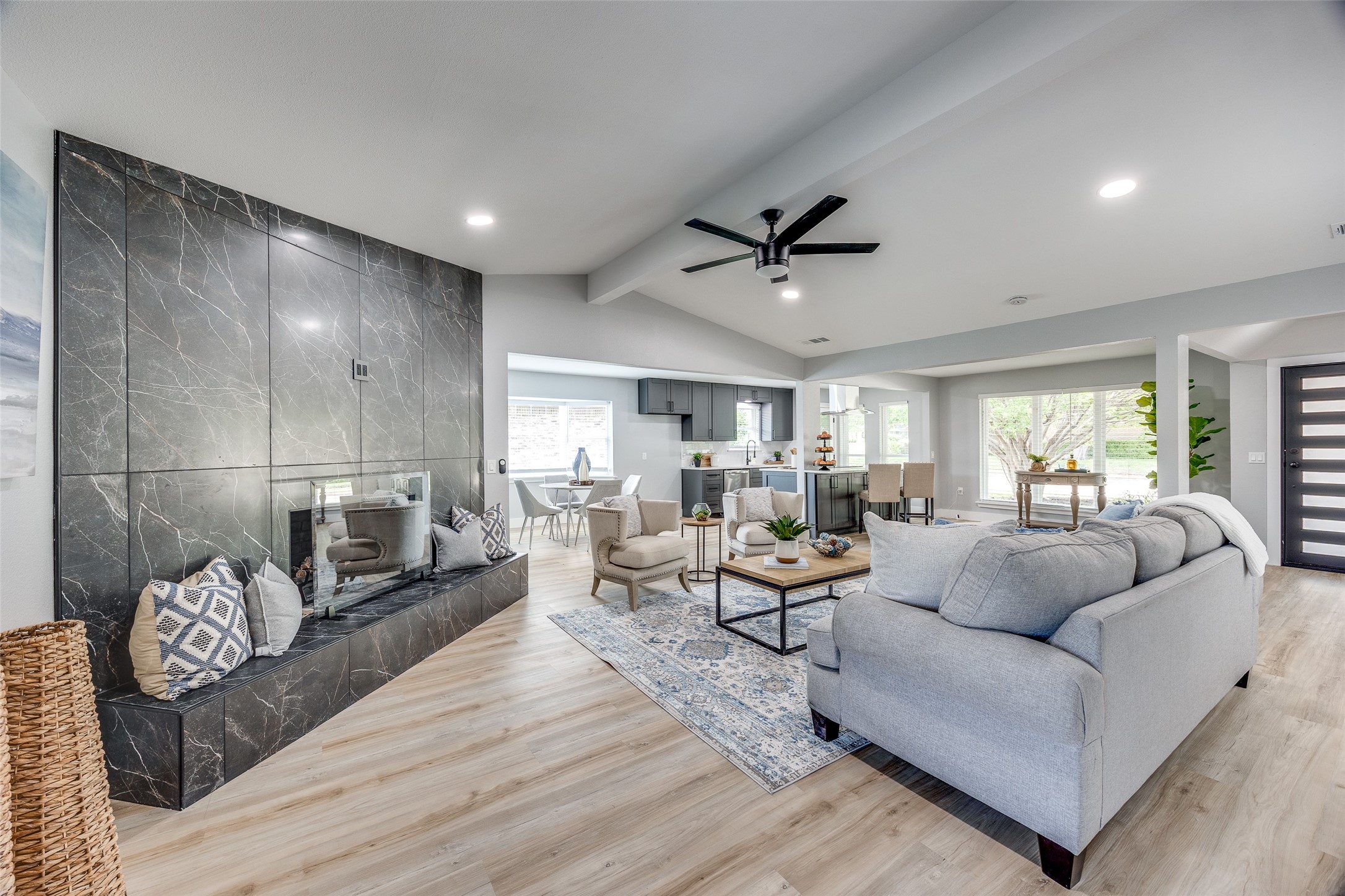 2913 Roundrock Trail