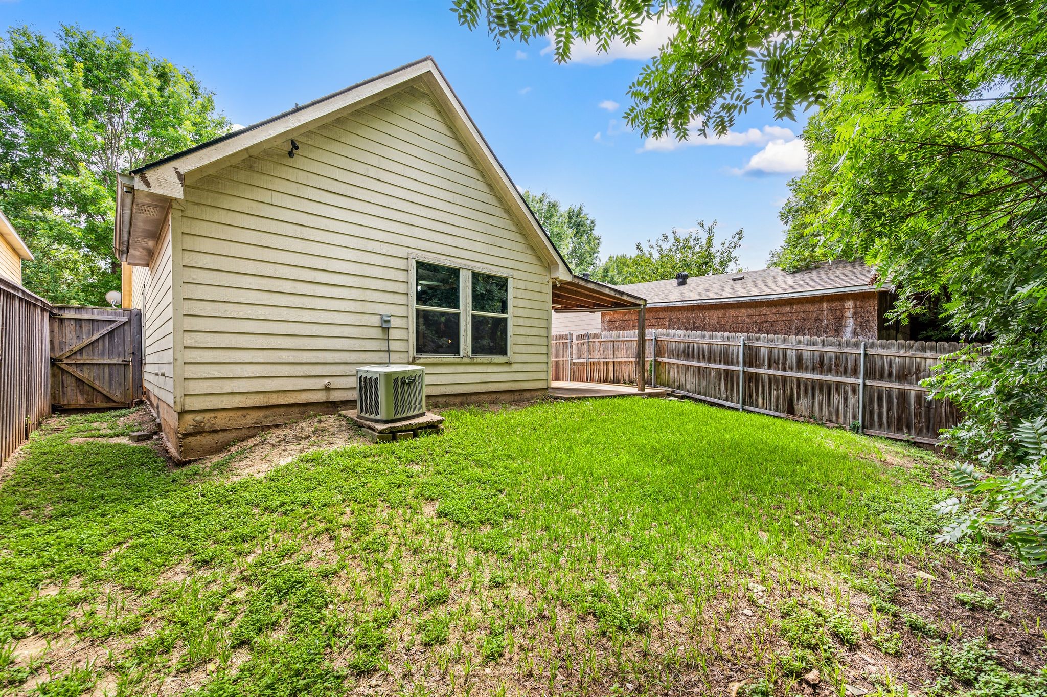 3060 Saint Nicholas Drive