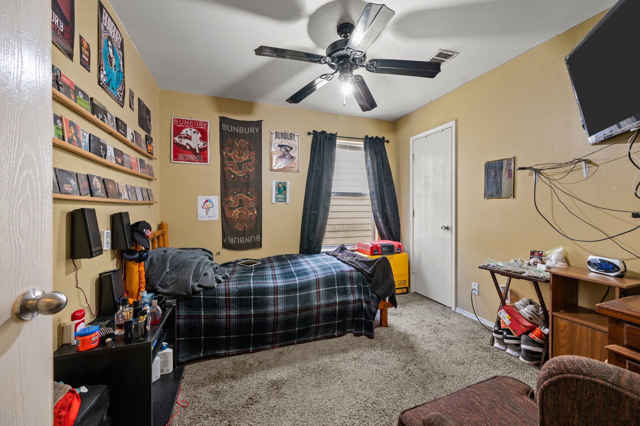 3060 Saint Nicholas Drive