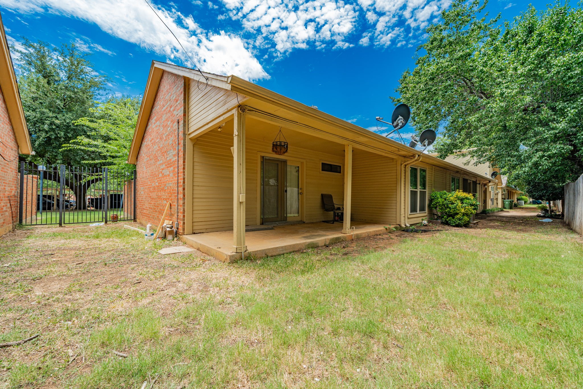 953 Cedarland Boulevard