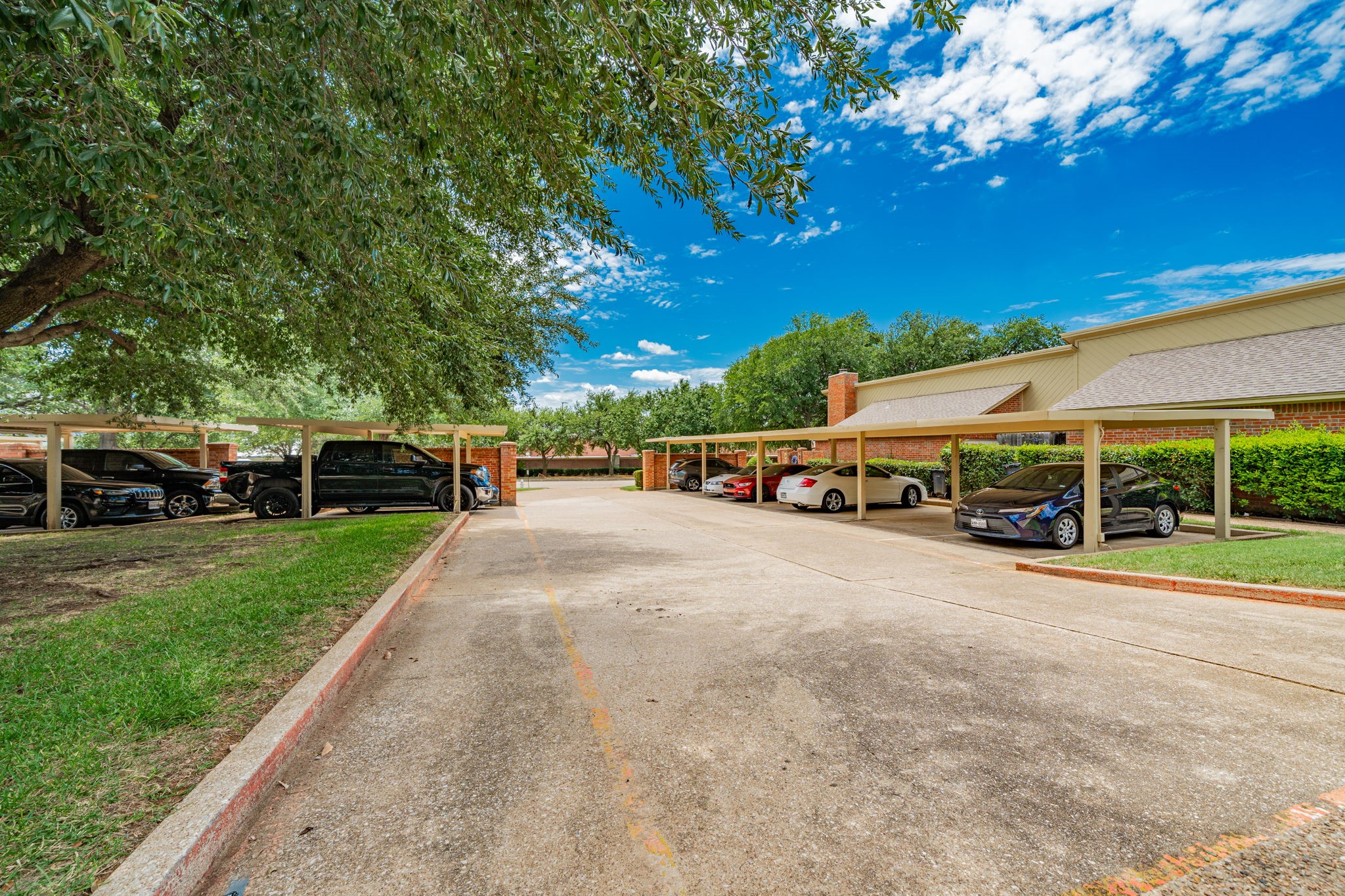 953 Cedarland Boulevard