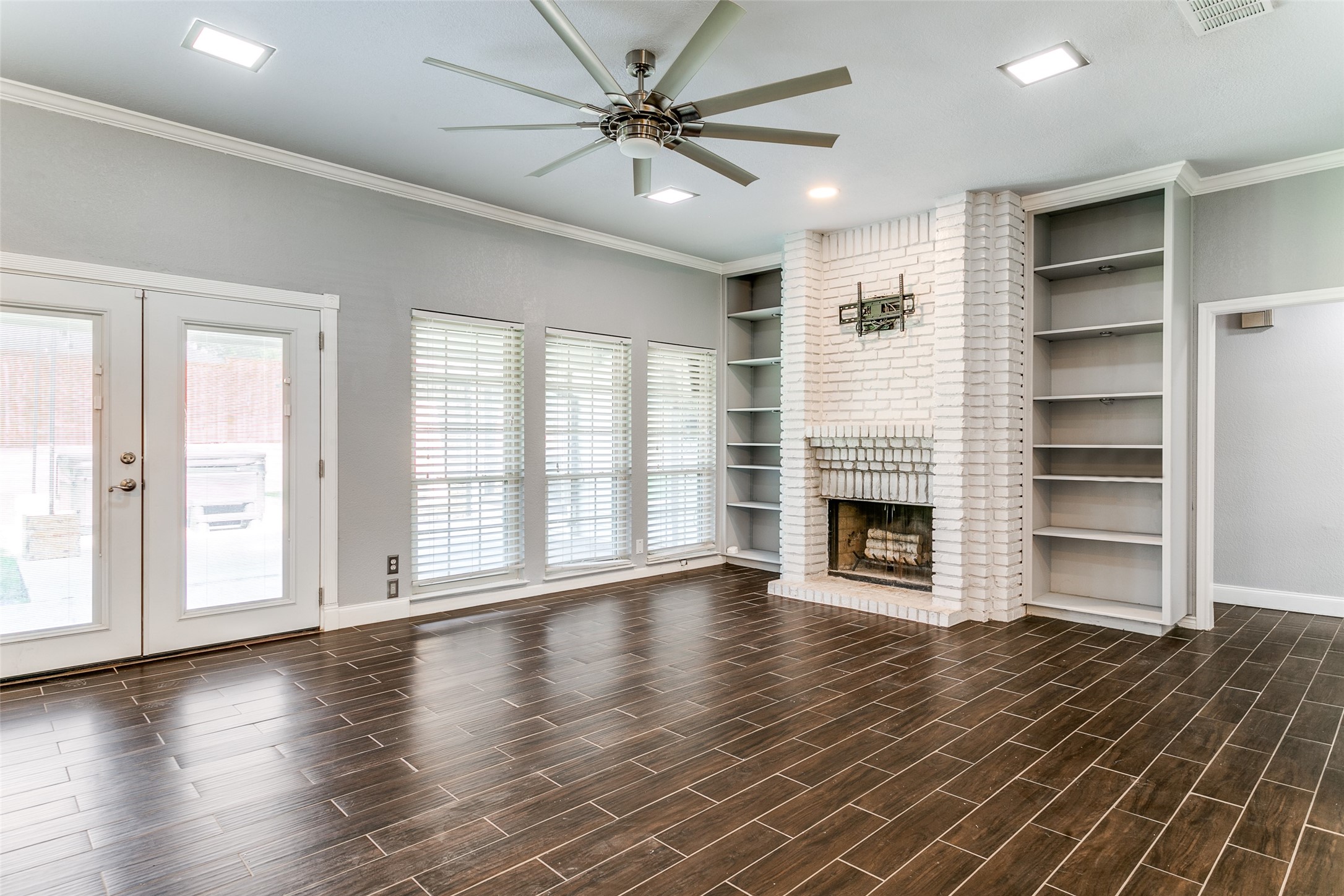 3713 Brentwood Court