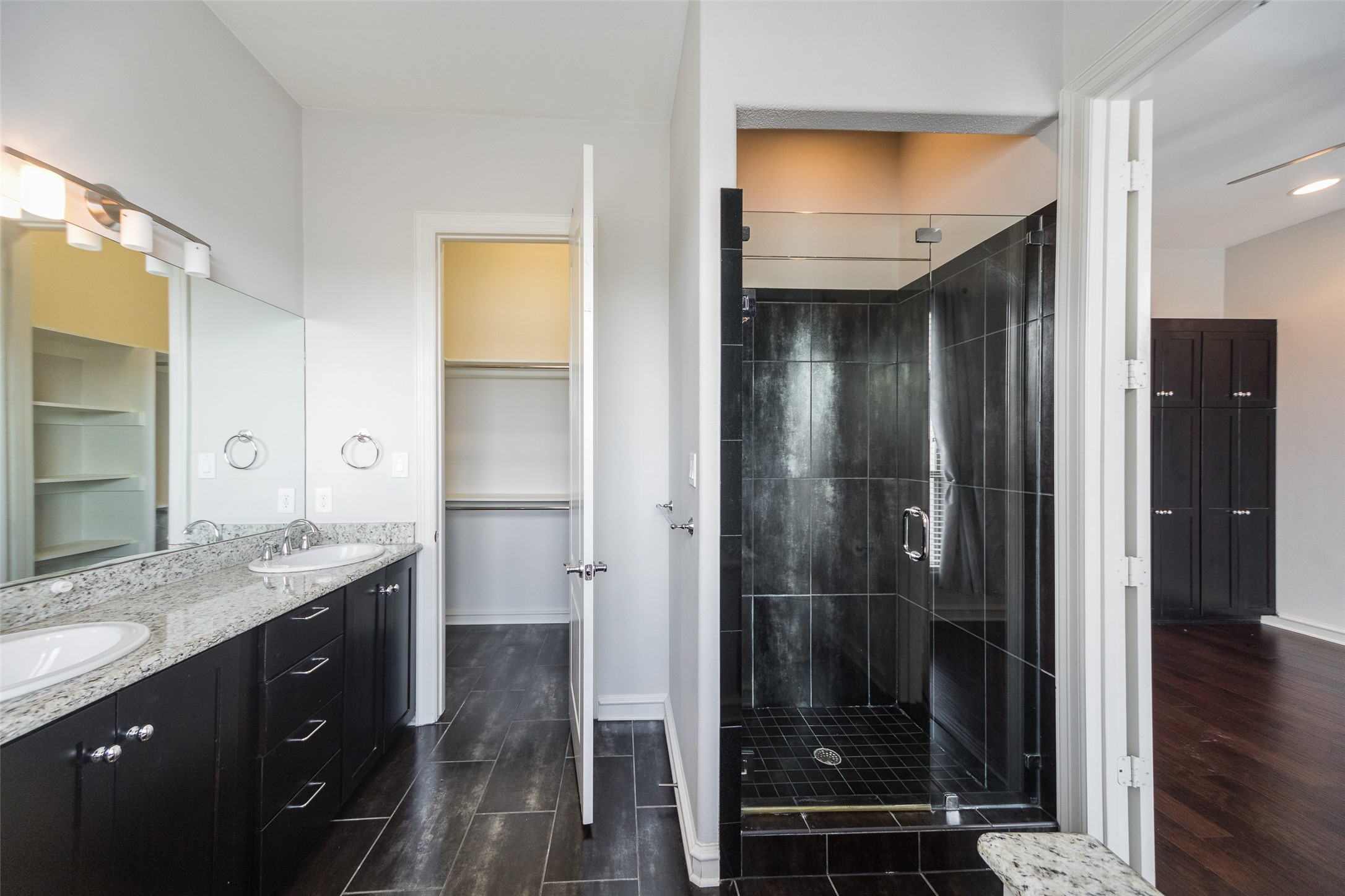 2100 N Fitzhugh Avenue F