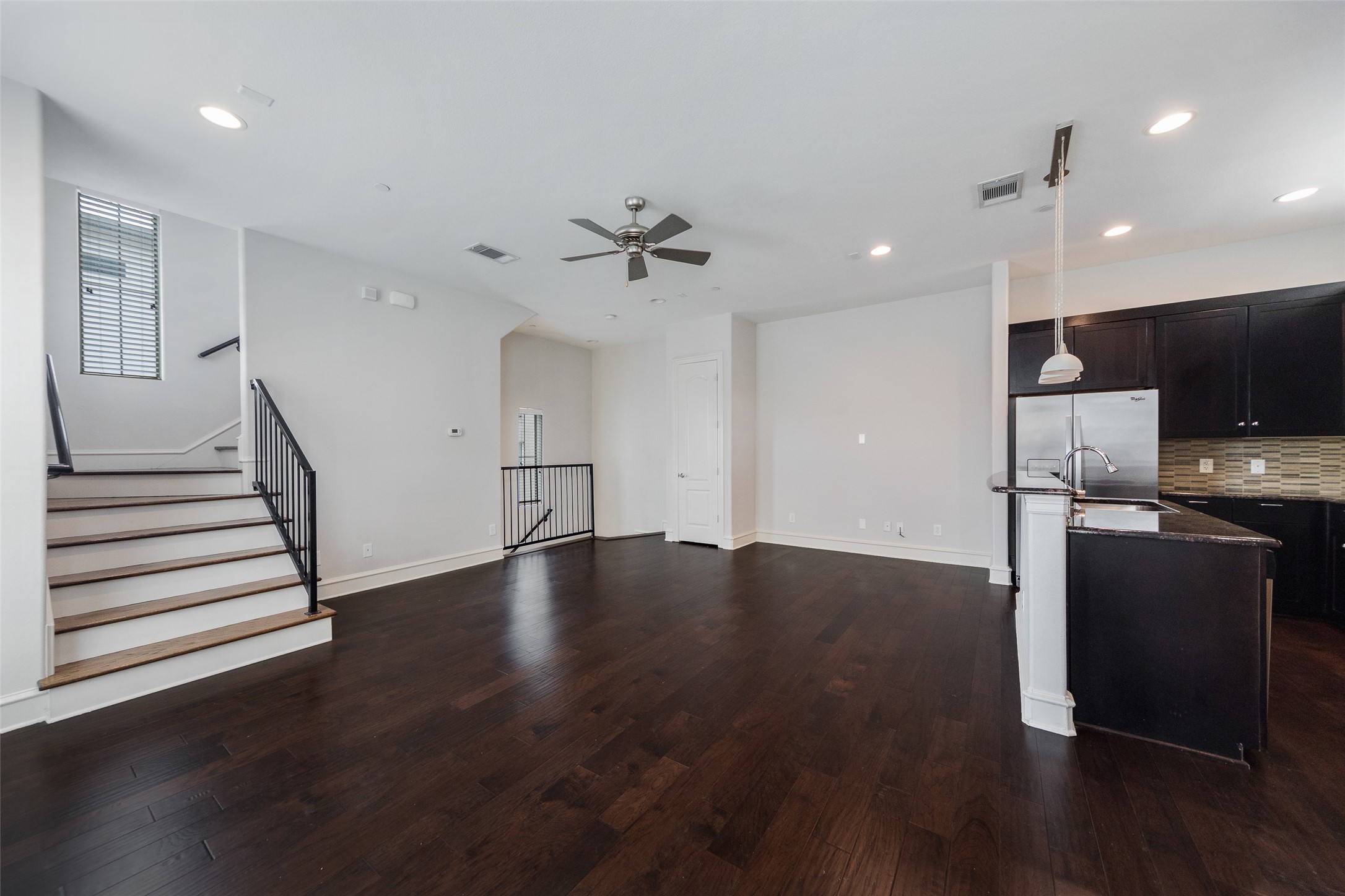 2100 N Fitzhugh Avenue F