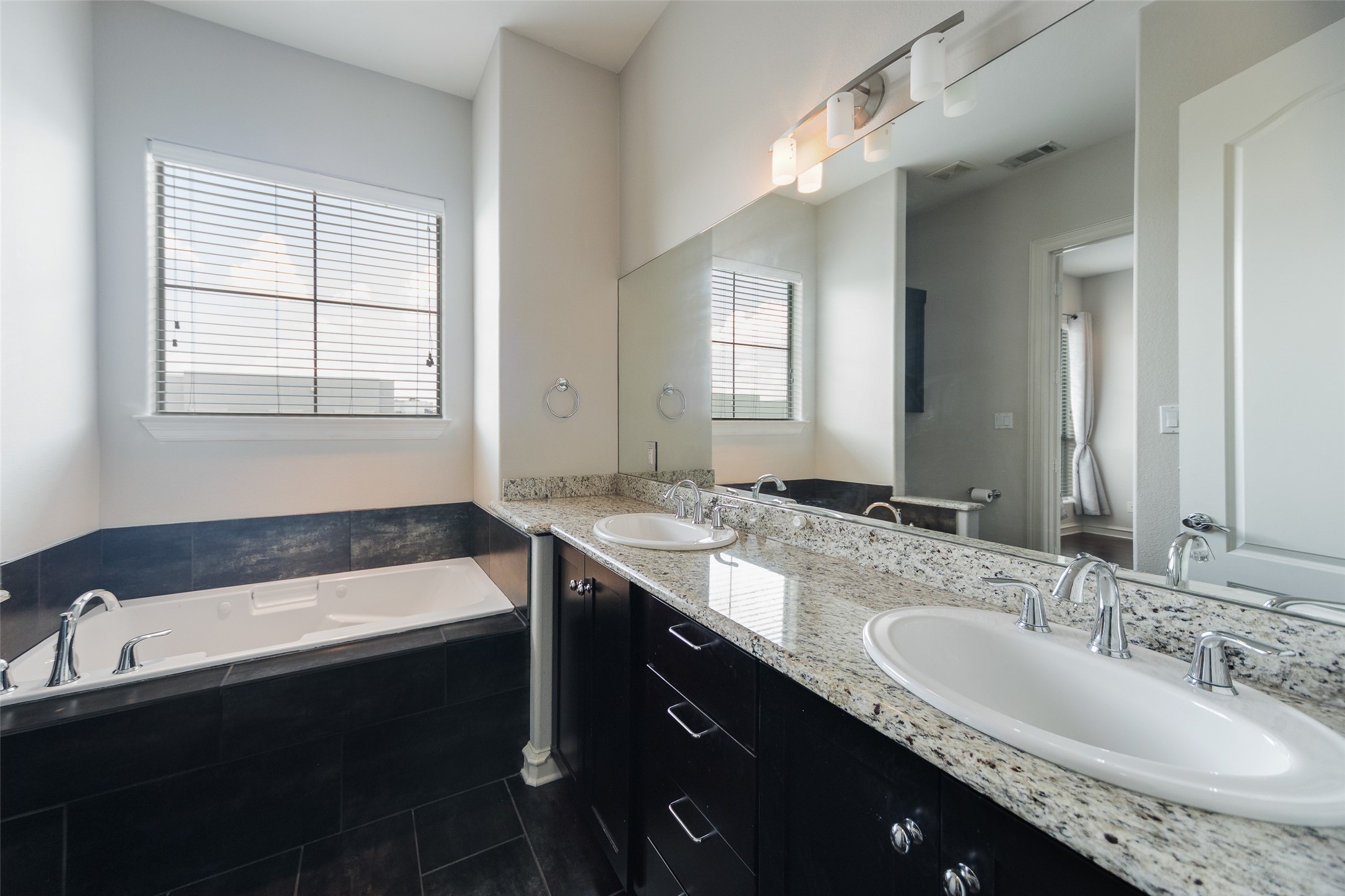 2100 N Fitzhugh Avenue F