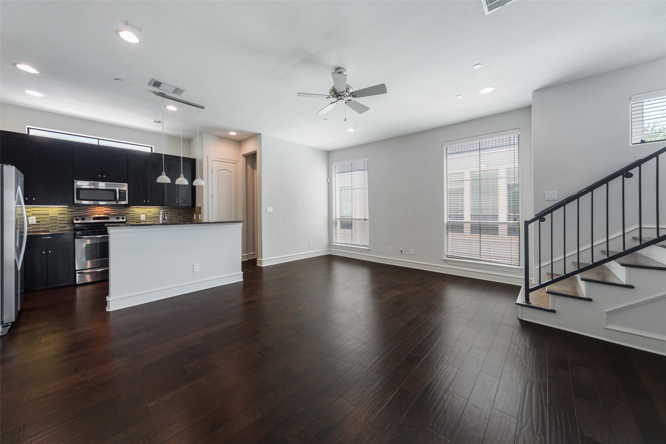 2100 N Fitzhugh Avenue F