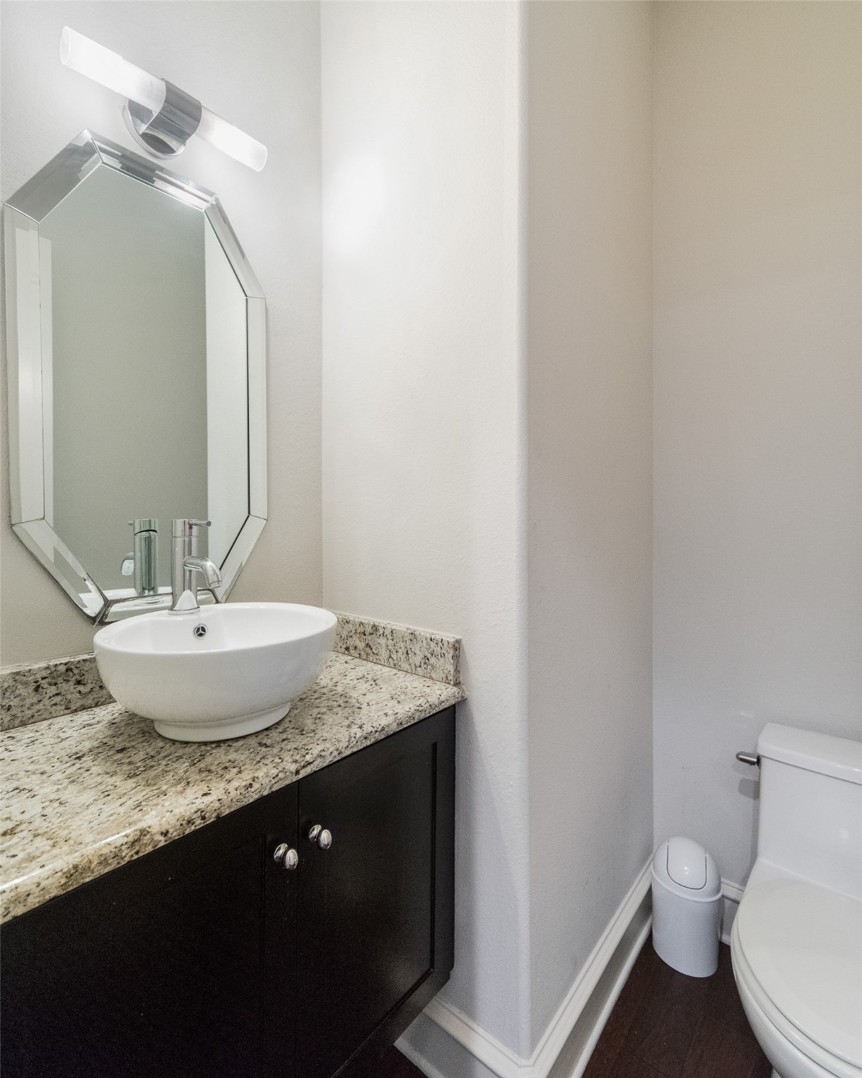 2100 N Fitzhugh Avenue F