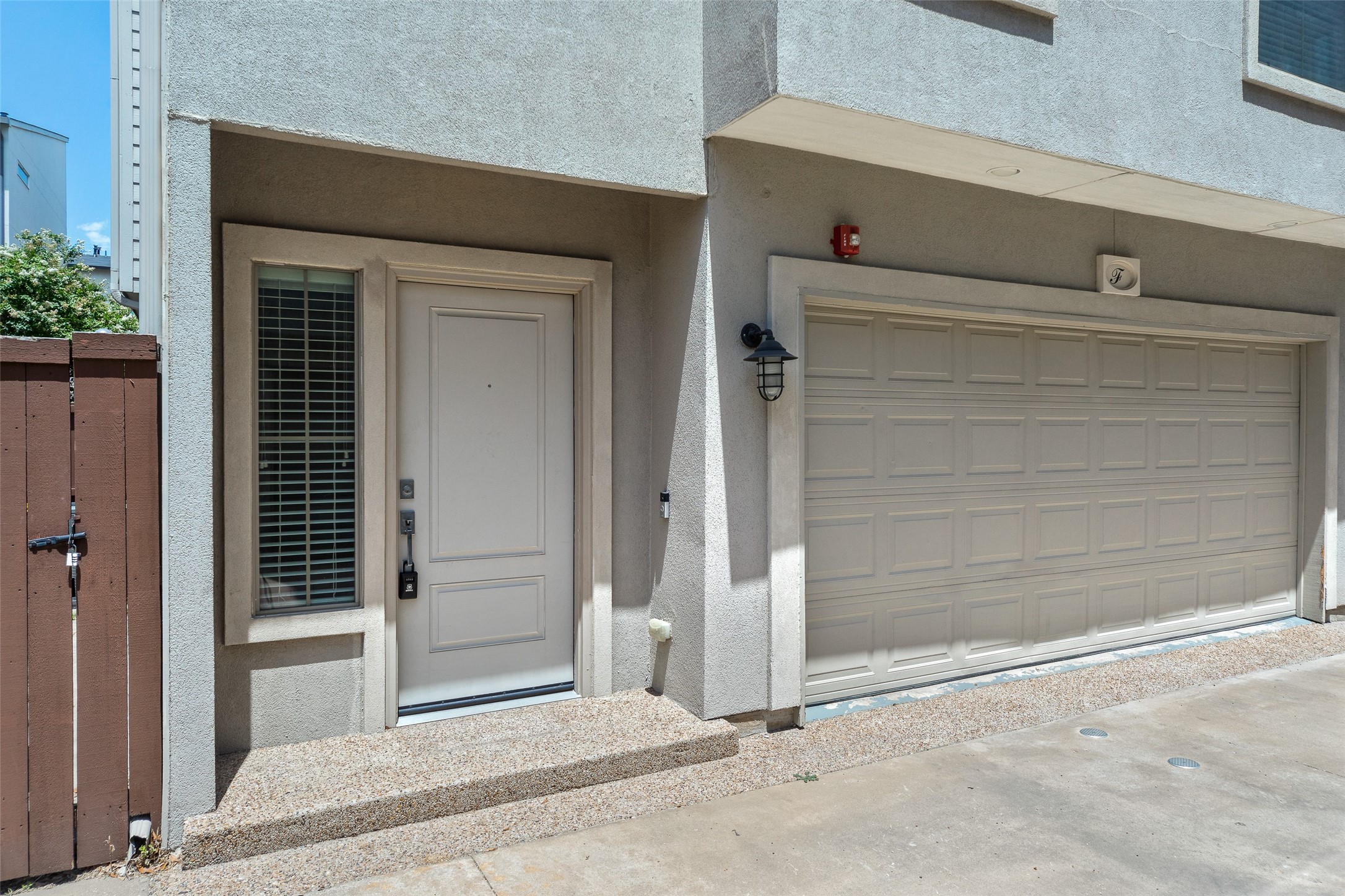 2100 N Fitzhugh Avenue F