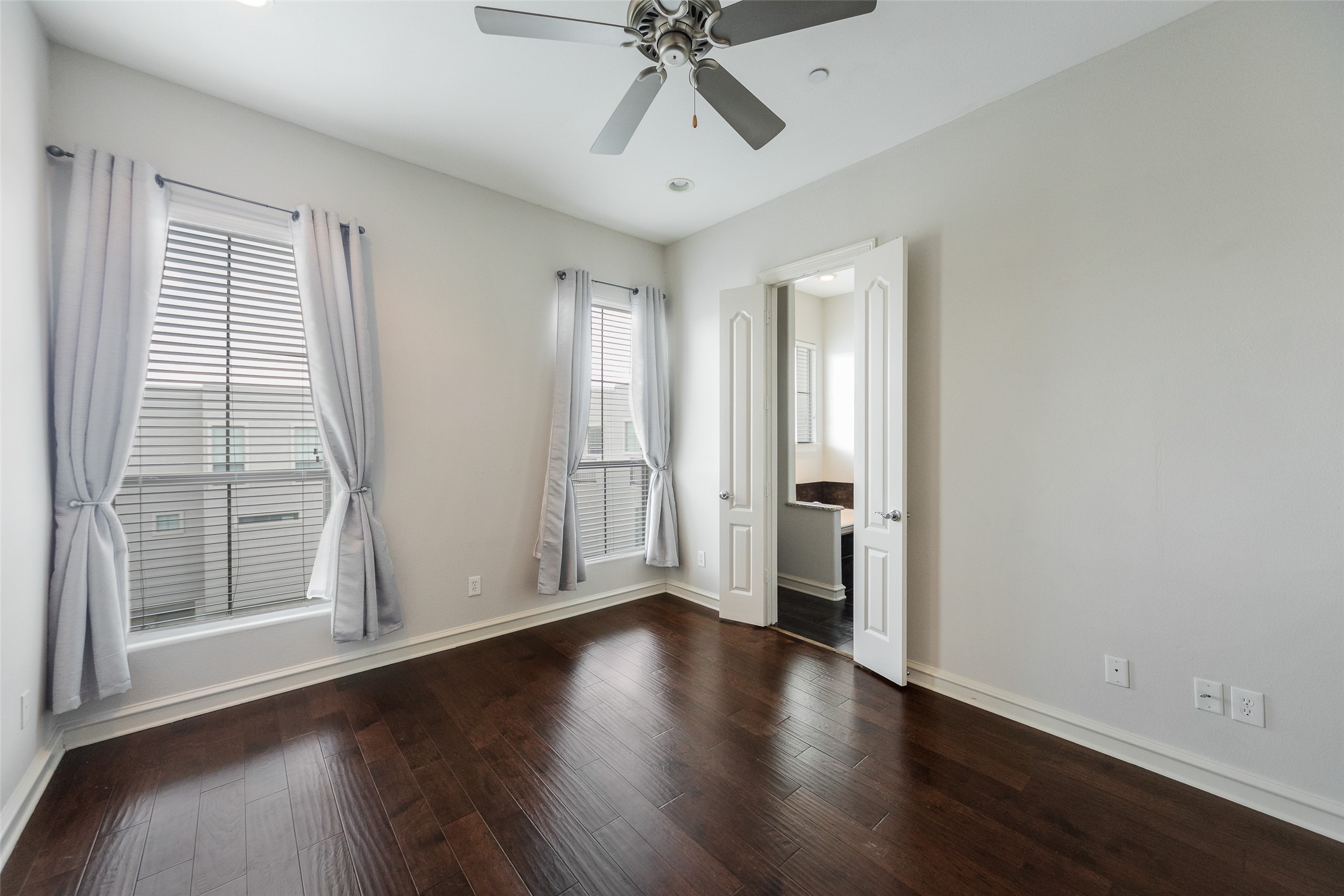 2100 N Fitzhugh Avenue F