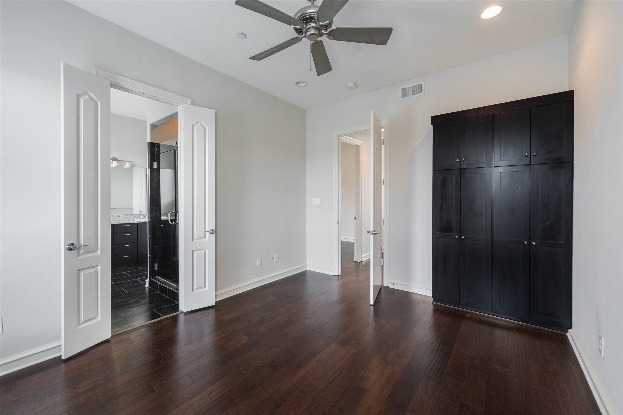 2100 N Fitzhugh Avenue F