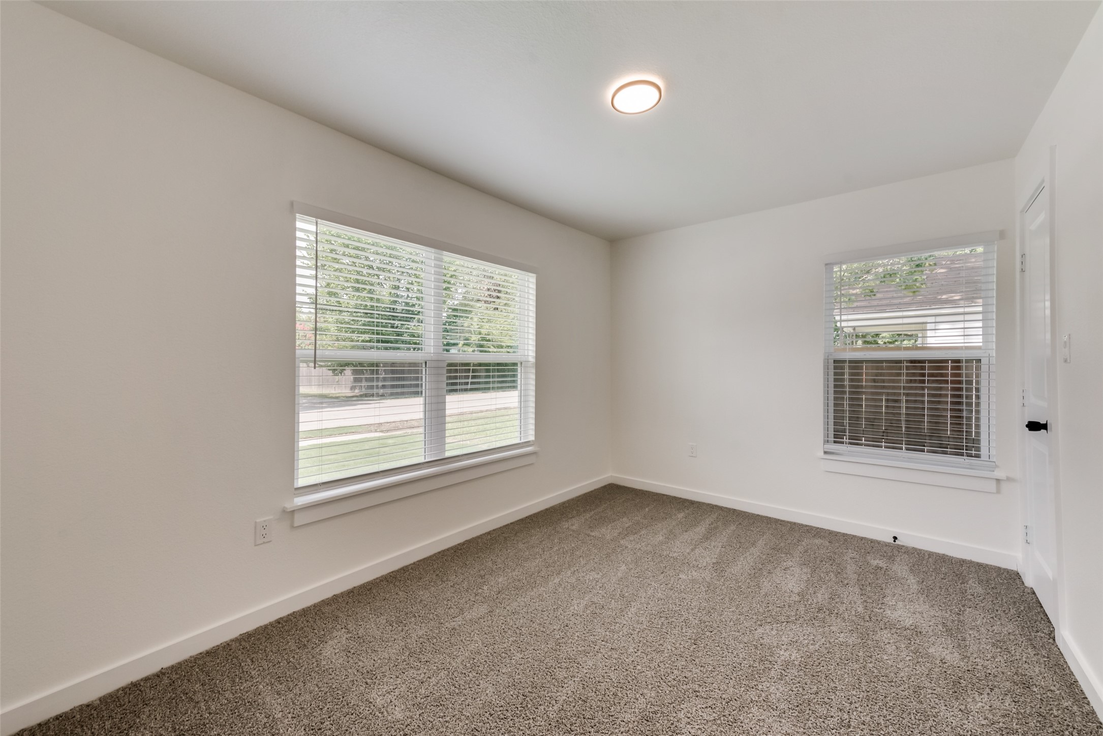 407 E Lamar Street