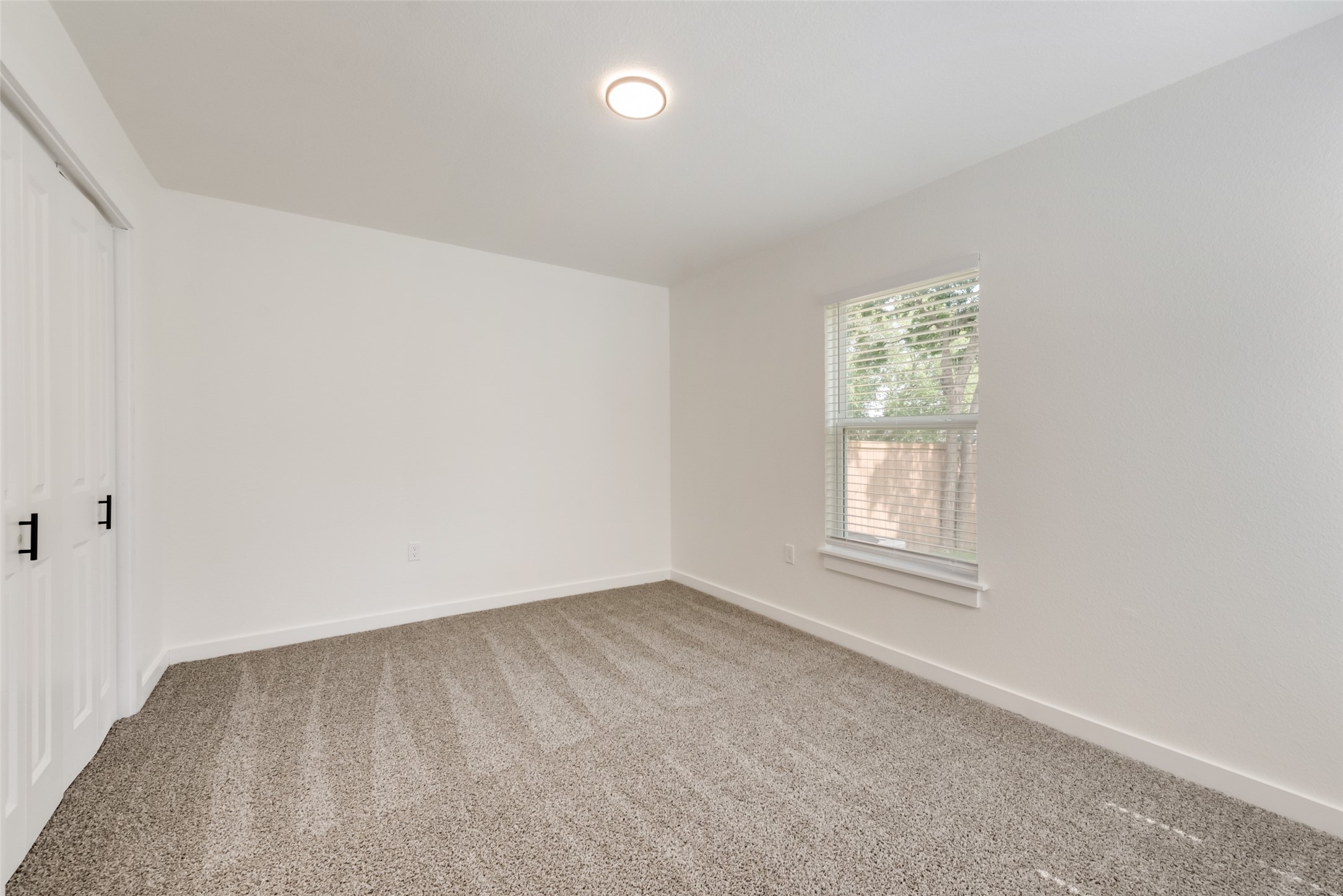 407 E Lamar Street
