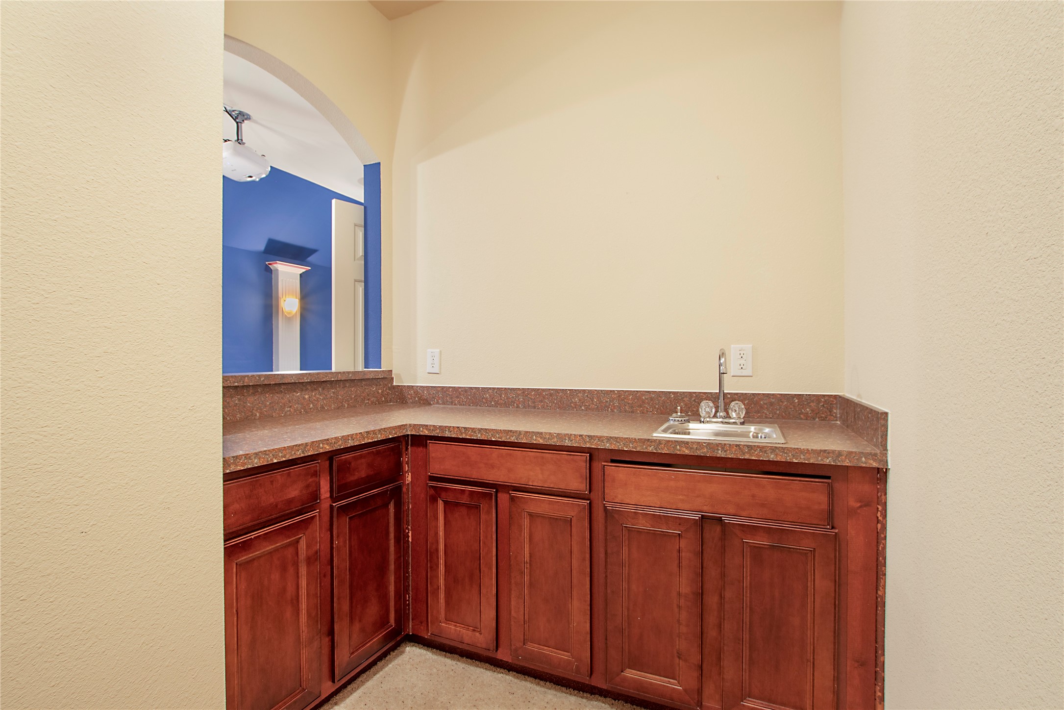 1018 Hollow Creek Drive