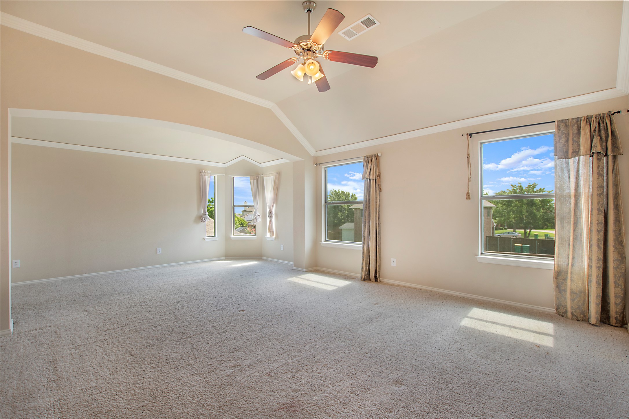 1018 Hollow Creek Drive