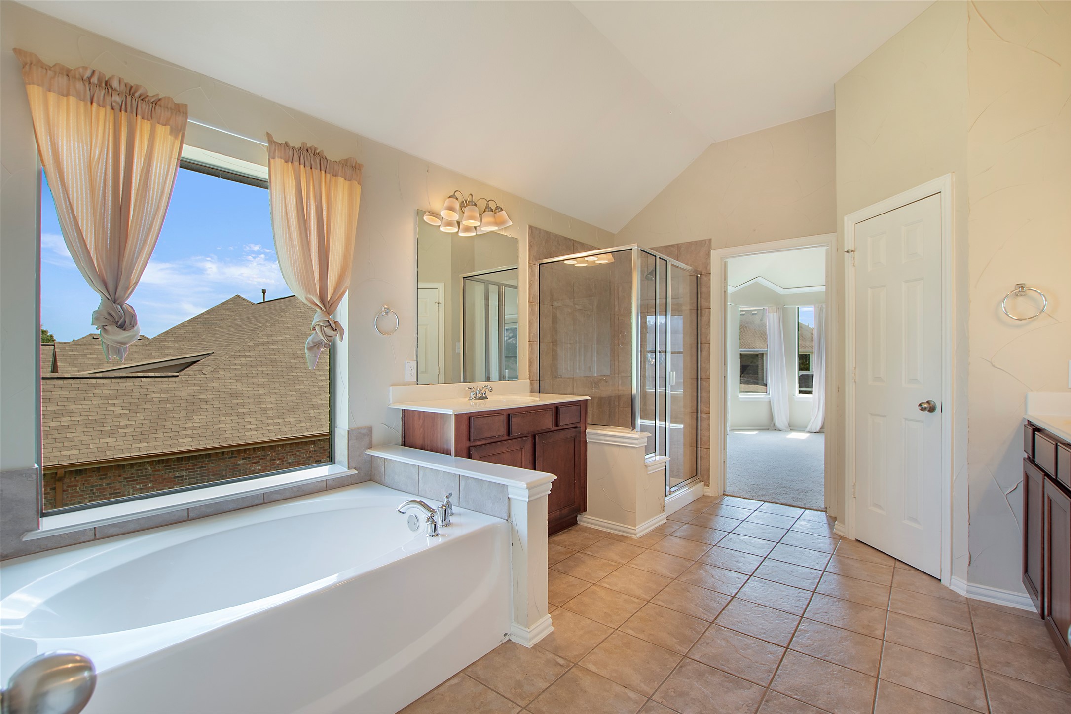 1018 Hollow Creek Drive