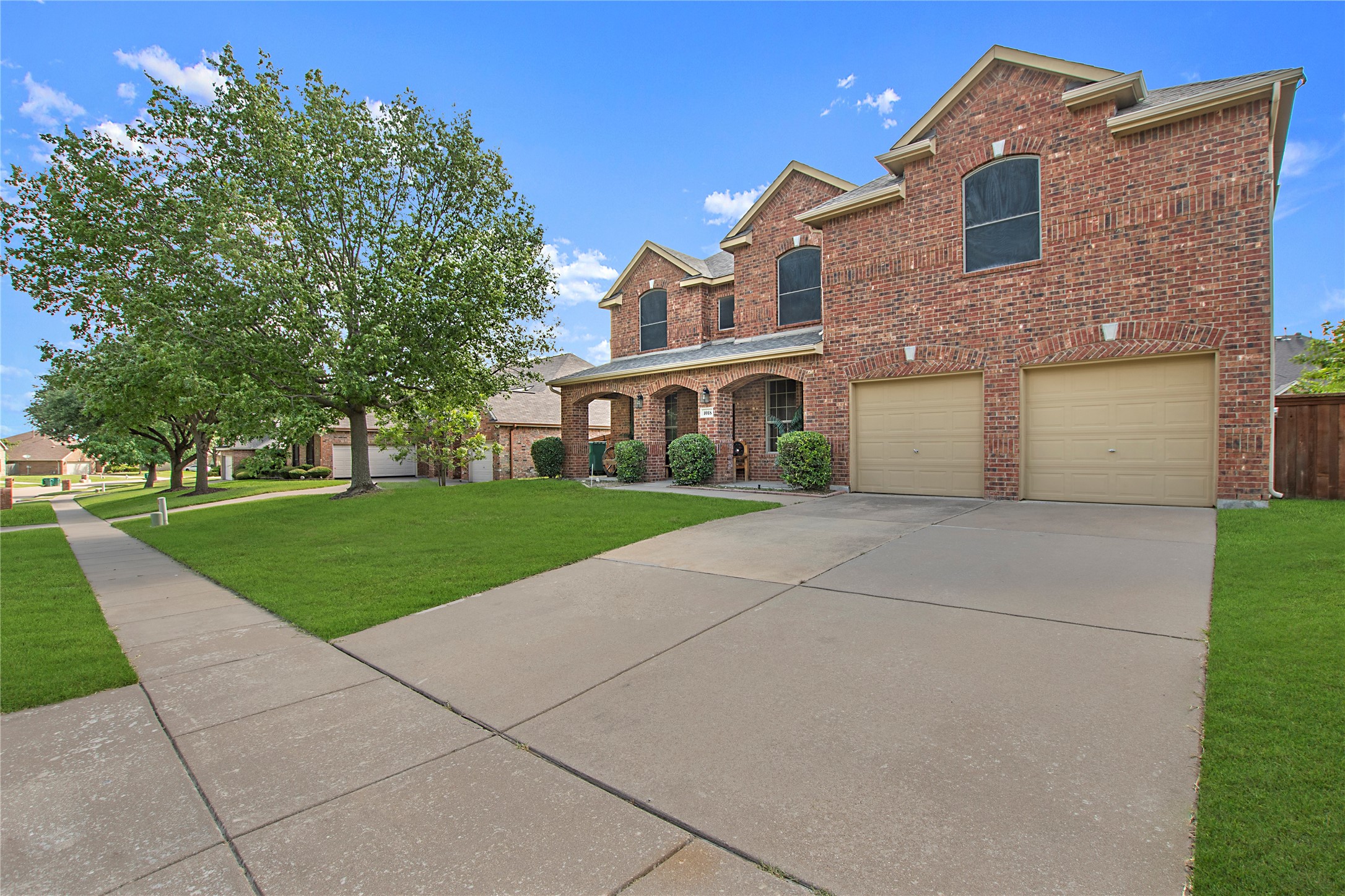 1018 Hollow Creek Drive