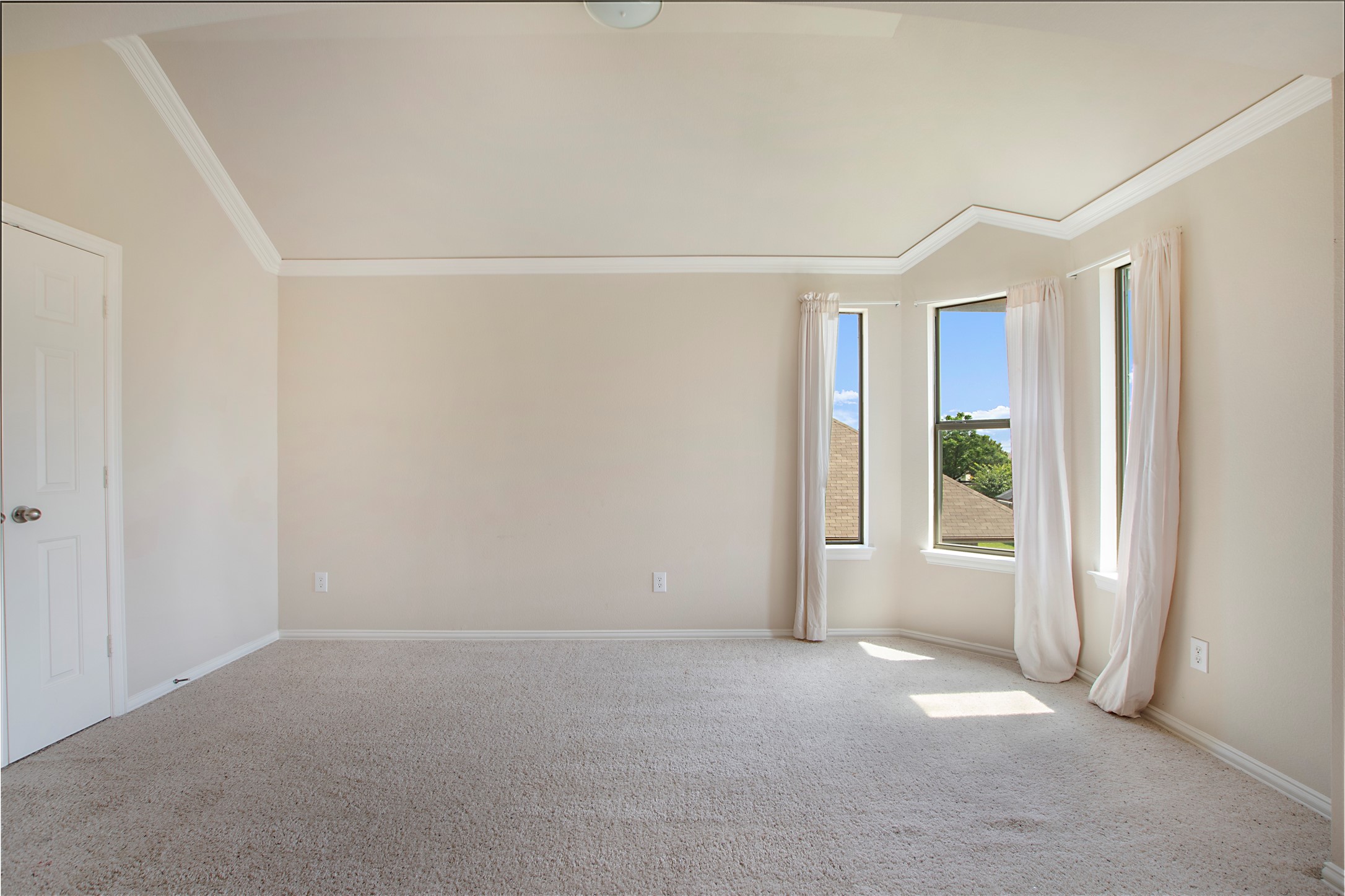 1018 Hollow Creek Drive