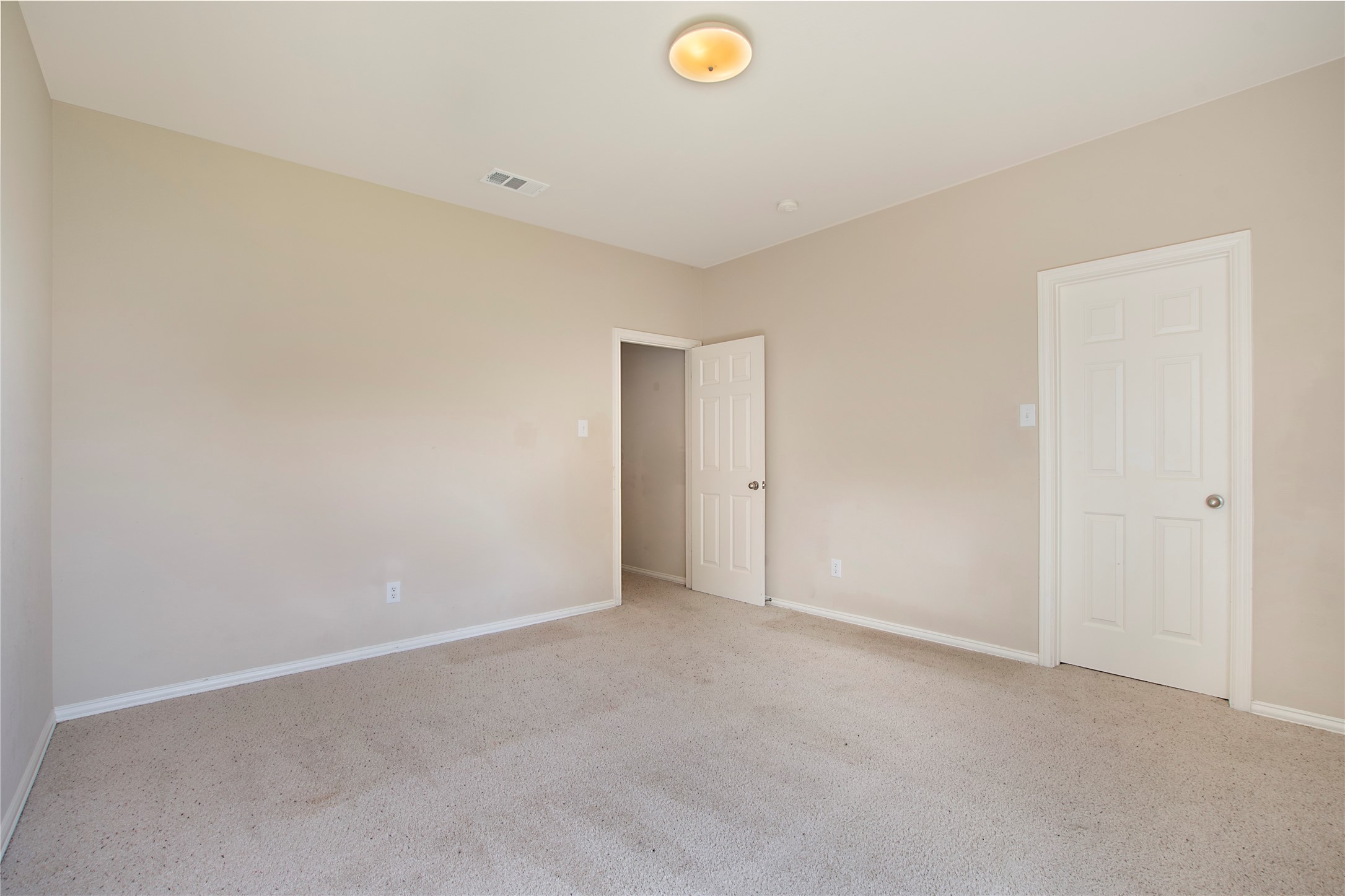 1018 Hollow Creek Drive