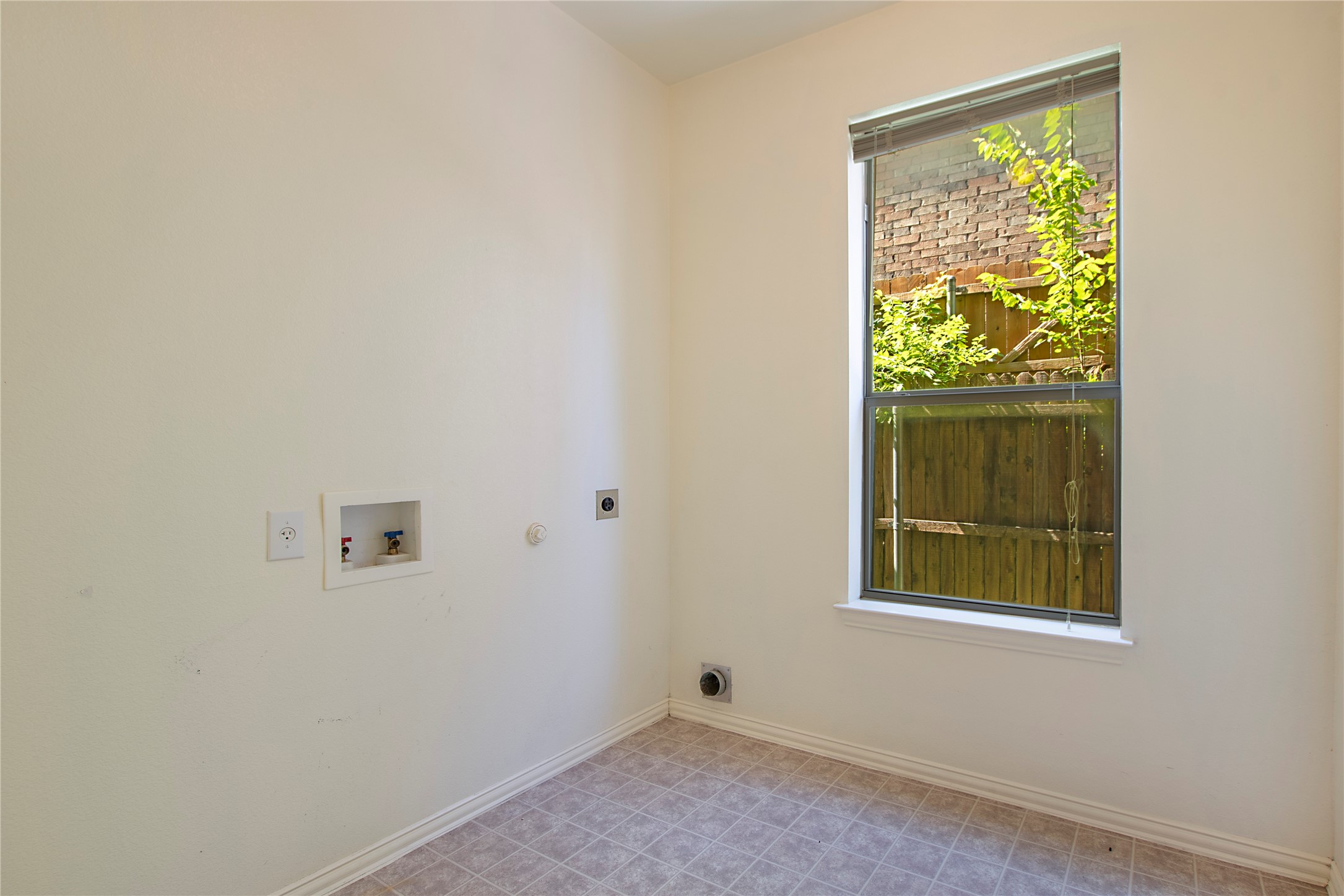 1018 Hollow Creek Drive