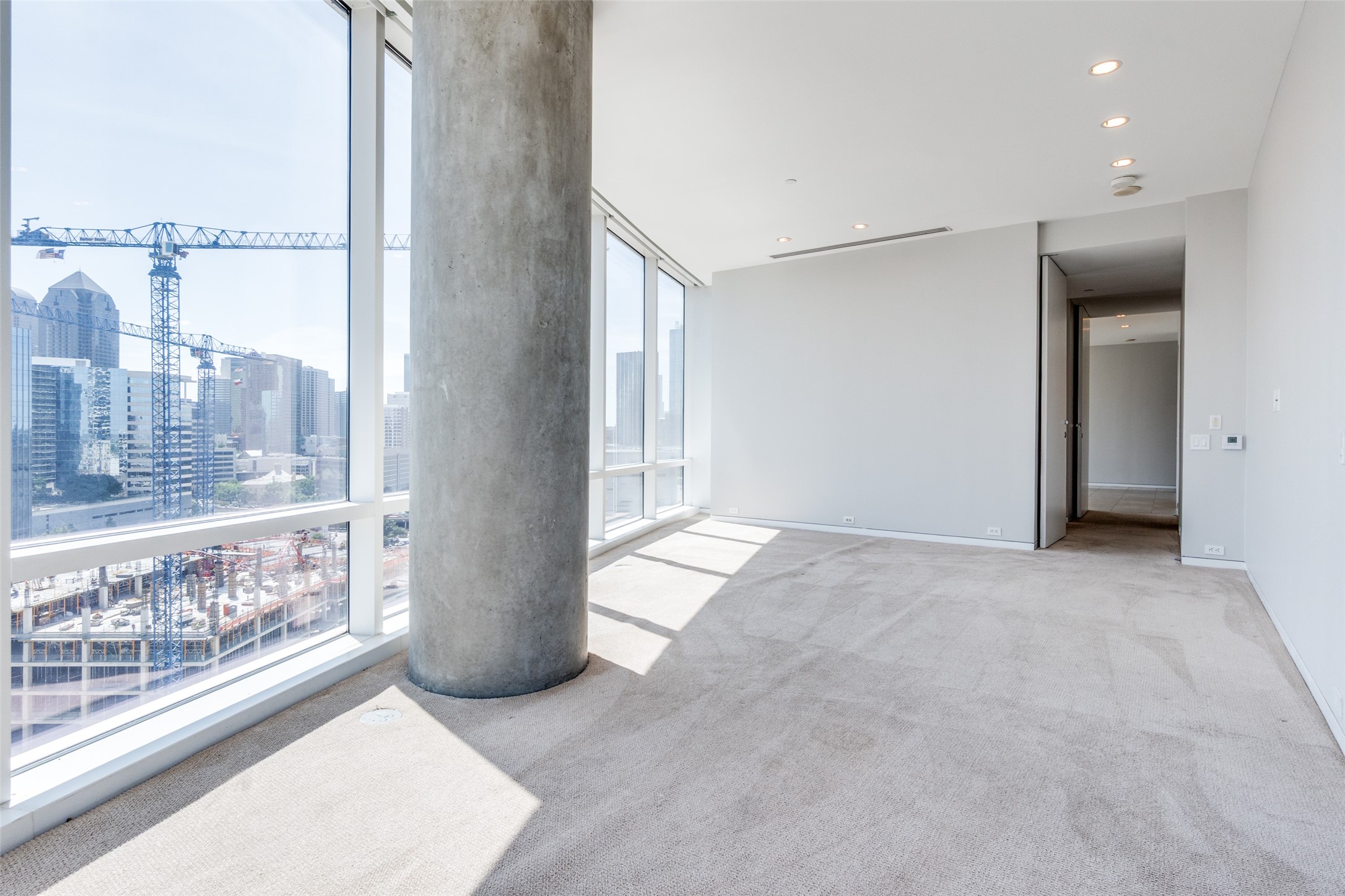 2430 Victory Park Lane 1809