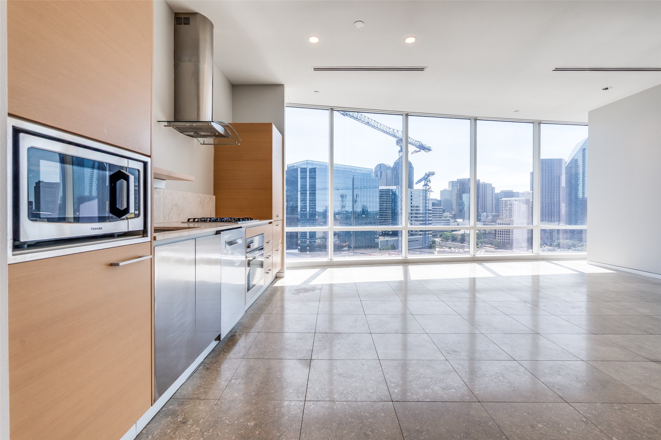 2430 Victory Park Lane 1809