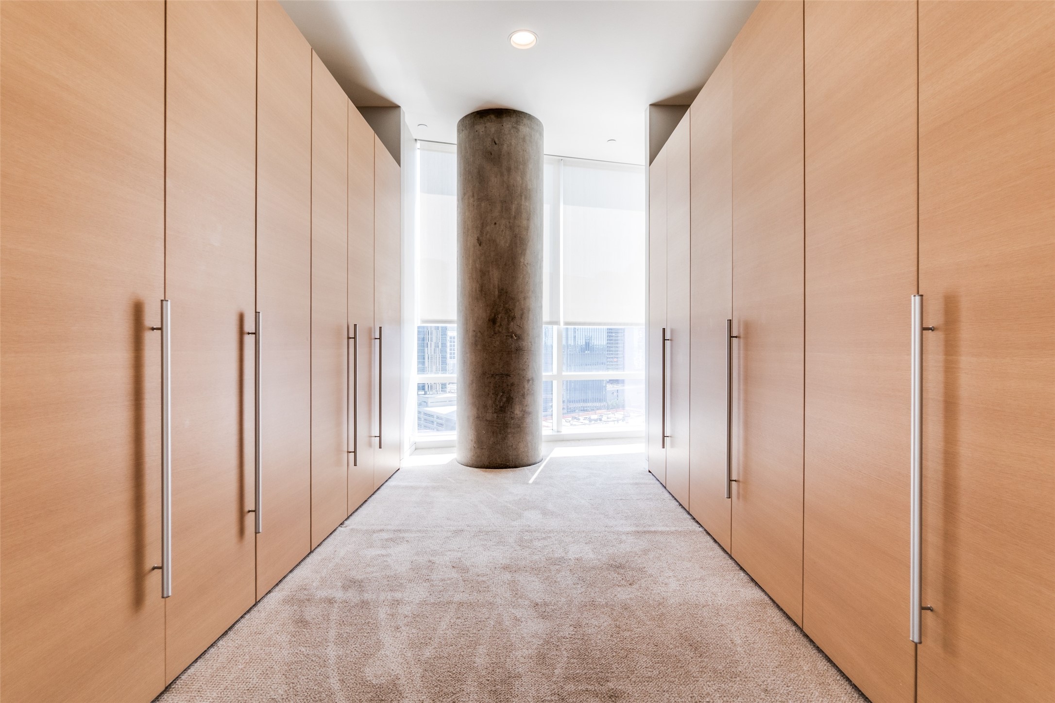 2430 Victory Park Lane 1809