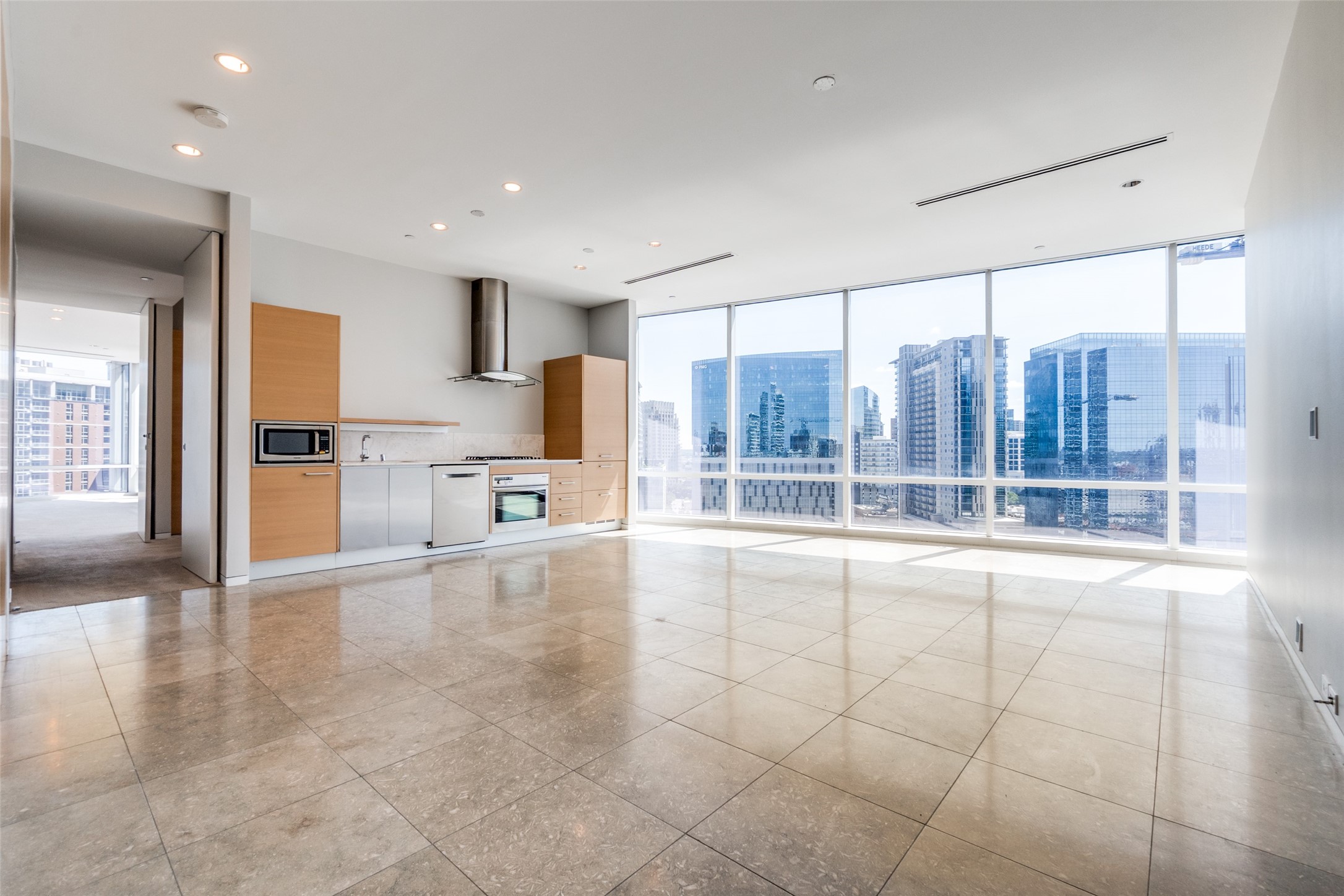 2430 Victory Park Lane 1809