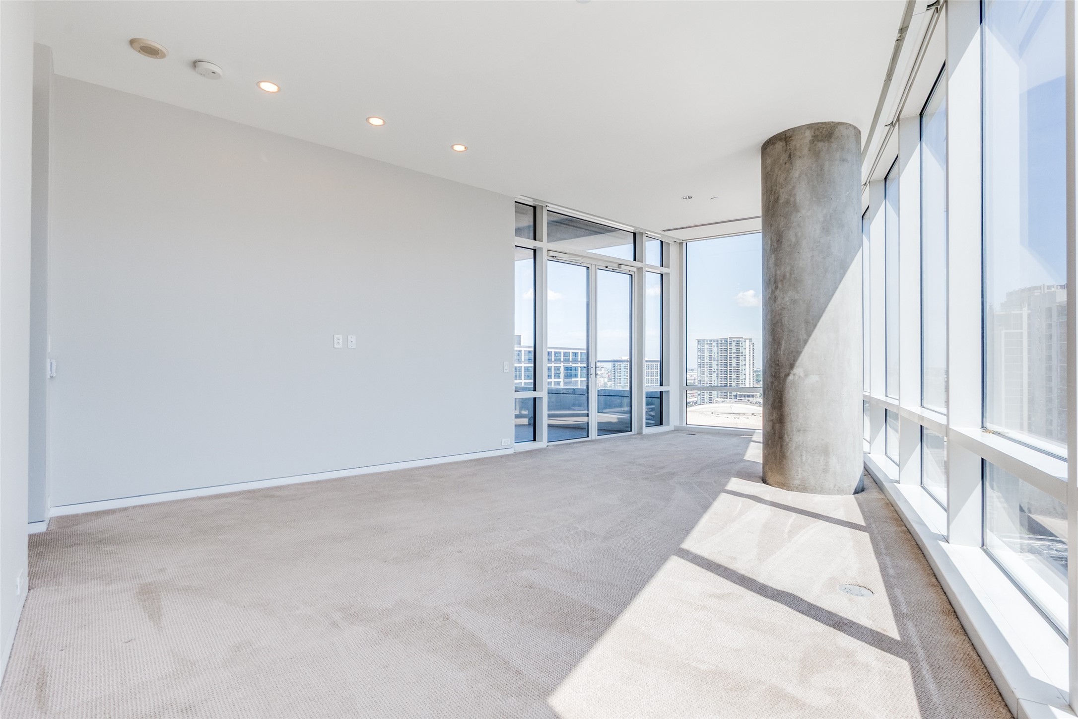 2430 Victory Park Lane 1809