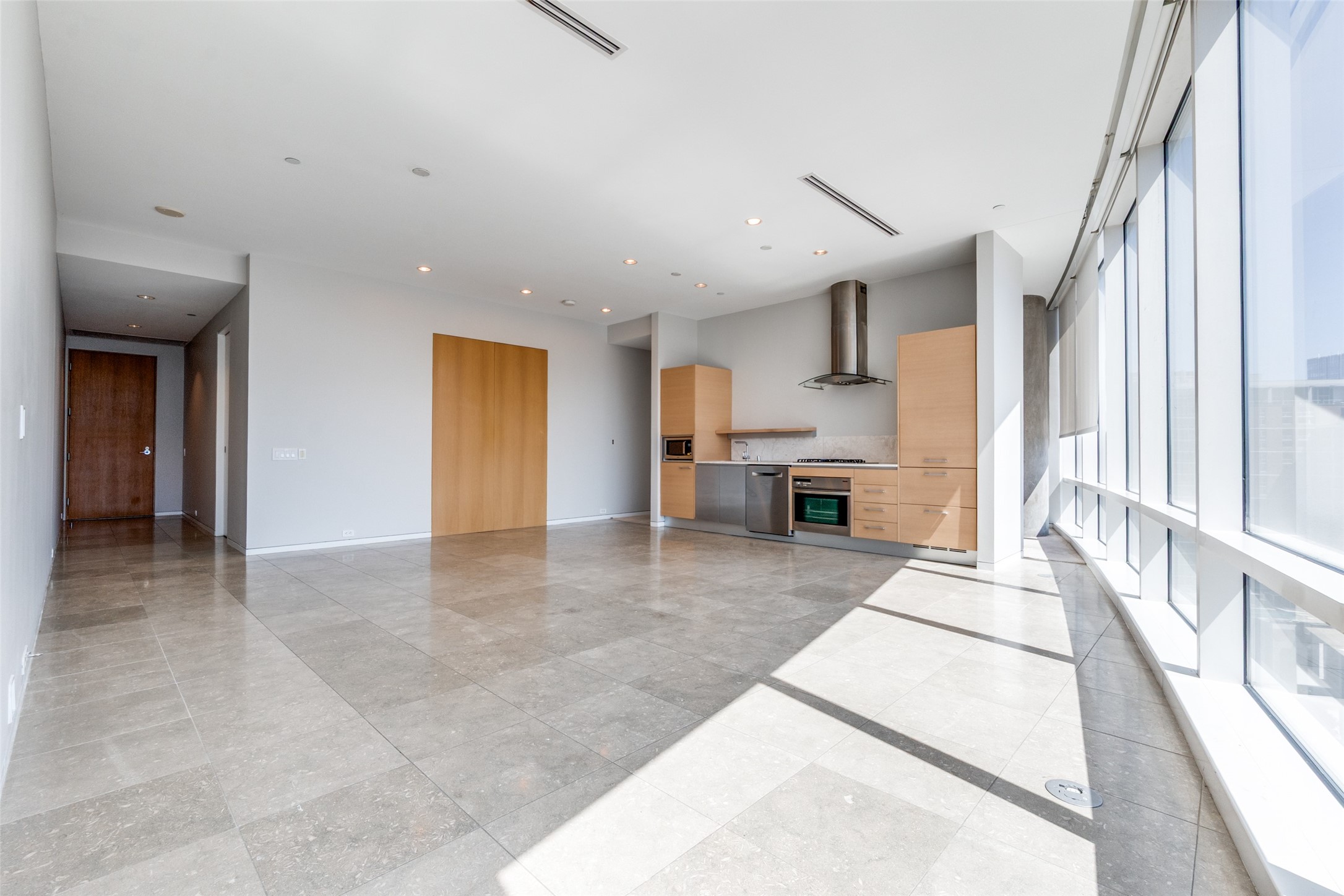 2430 Victory Park Lane 1809