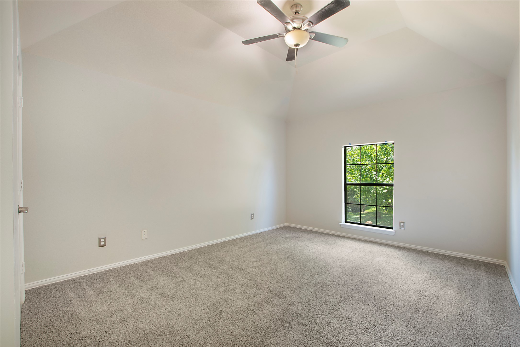 1733 White Cap Court