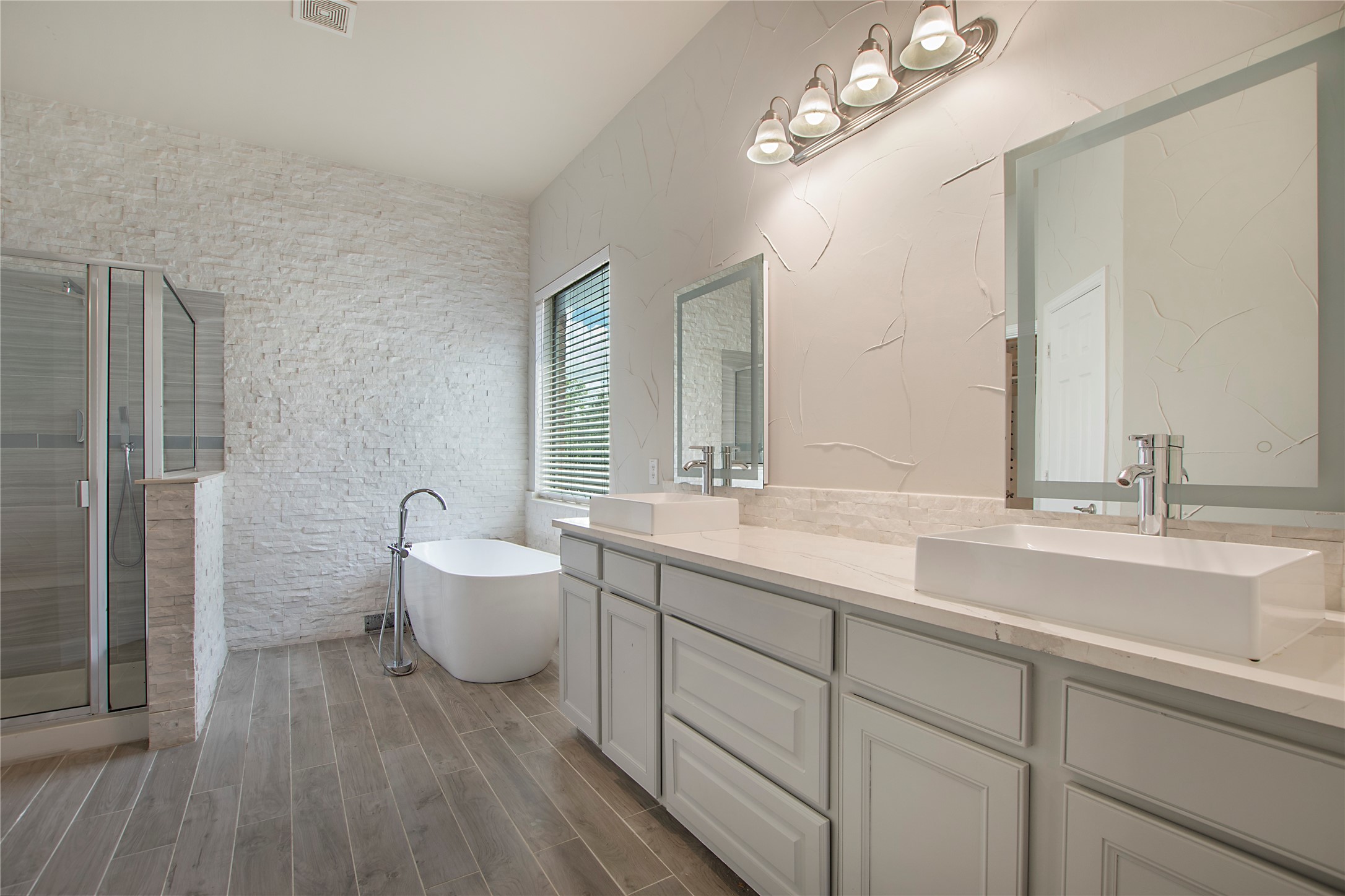 1733 White Cap Court