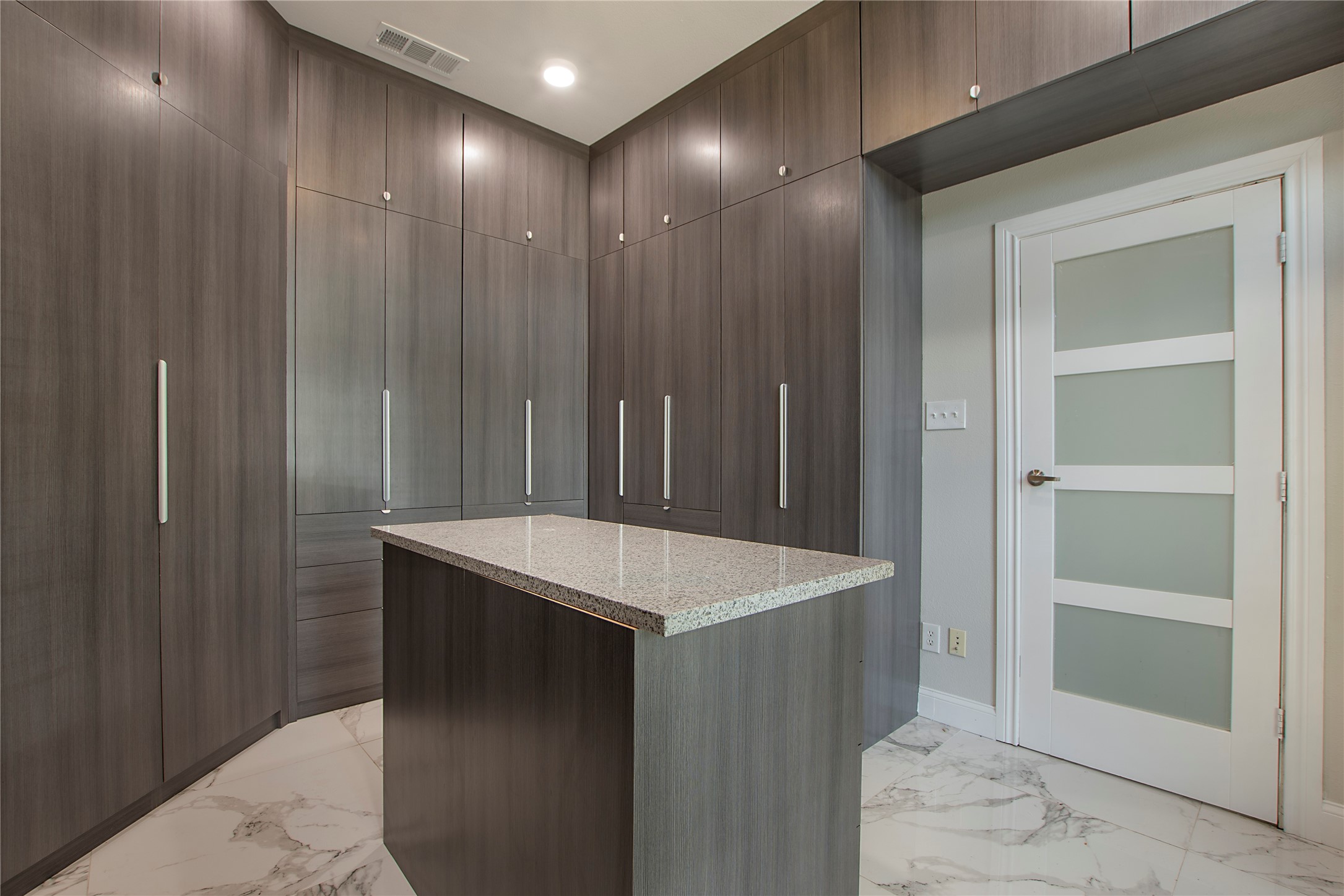 1733 White Cap Court