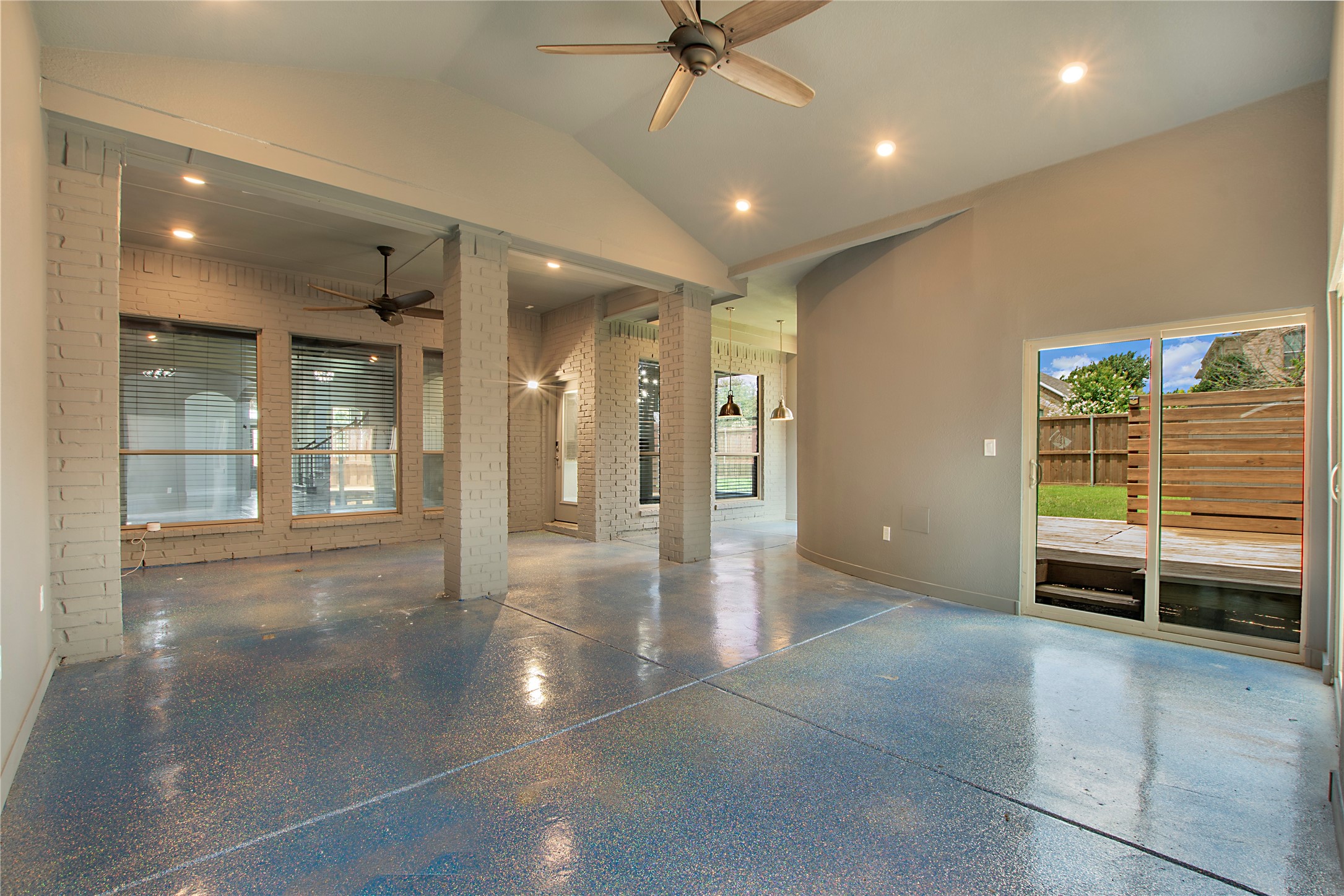 1733 White Cap Court