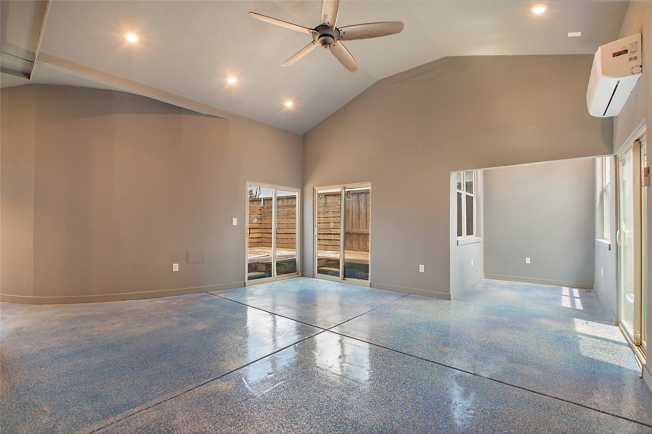 1733 White Cap Court