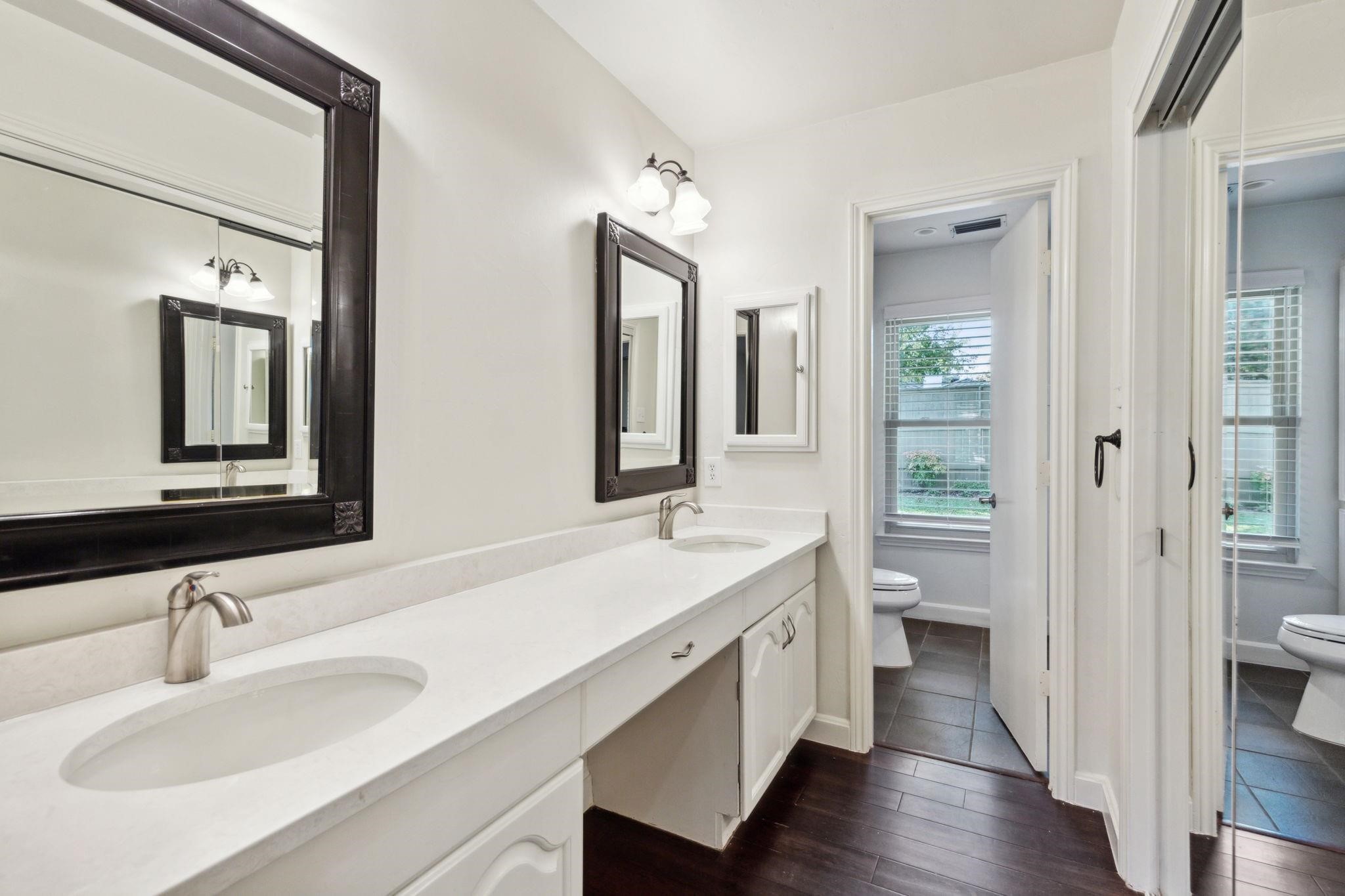 1800 Villanova Drive